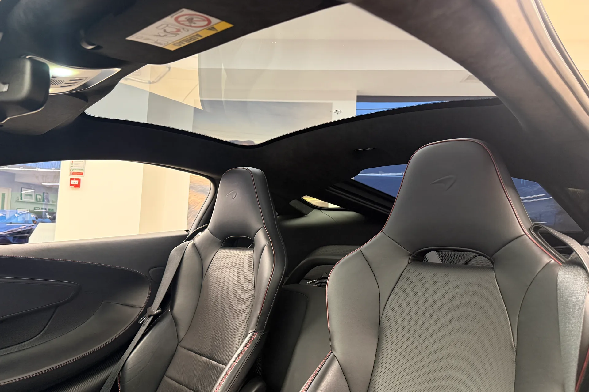 McLaren GT thumbnail image number 27