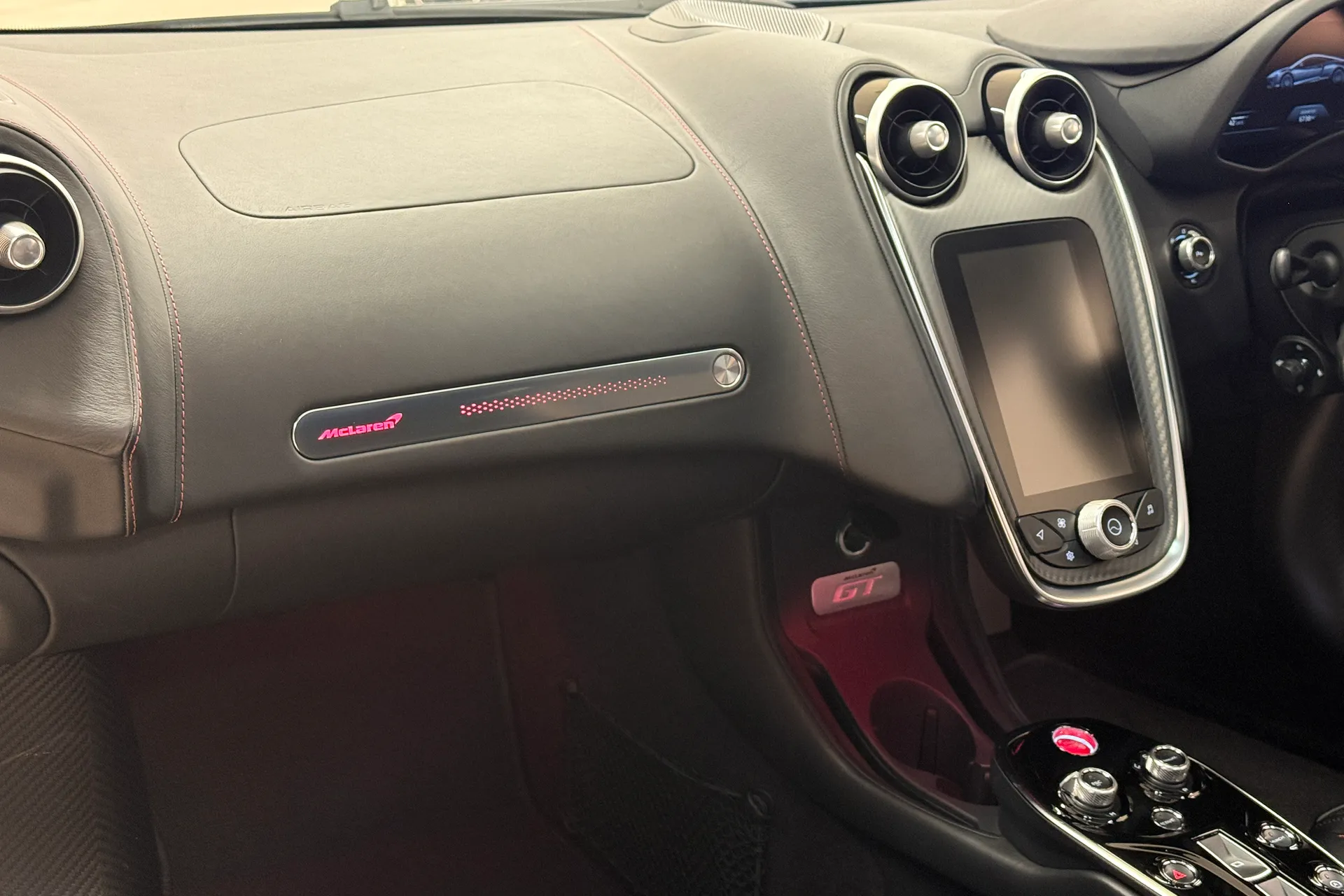 McLaren GT thumbnail image number 28