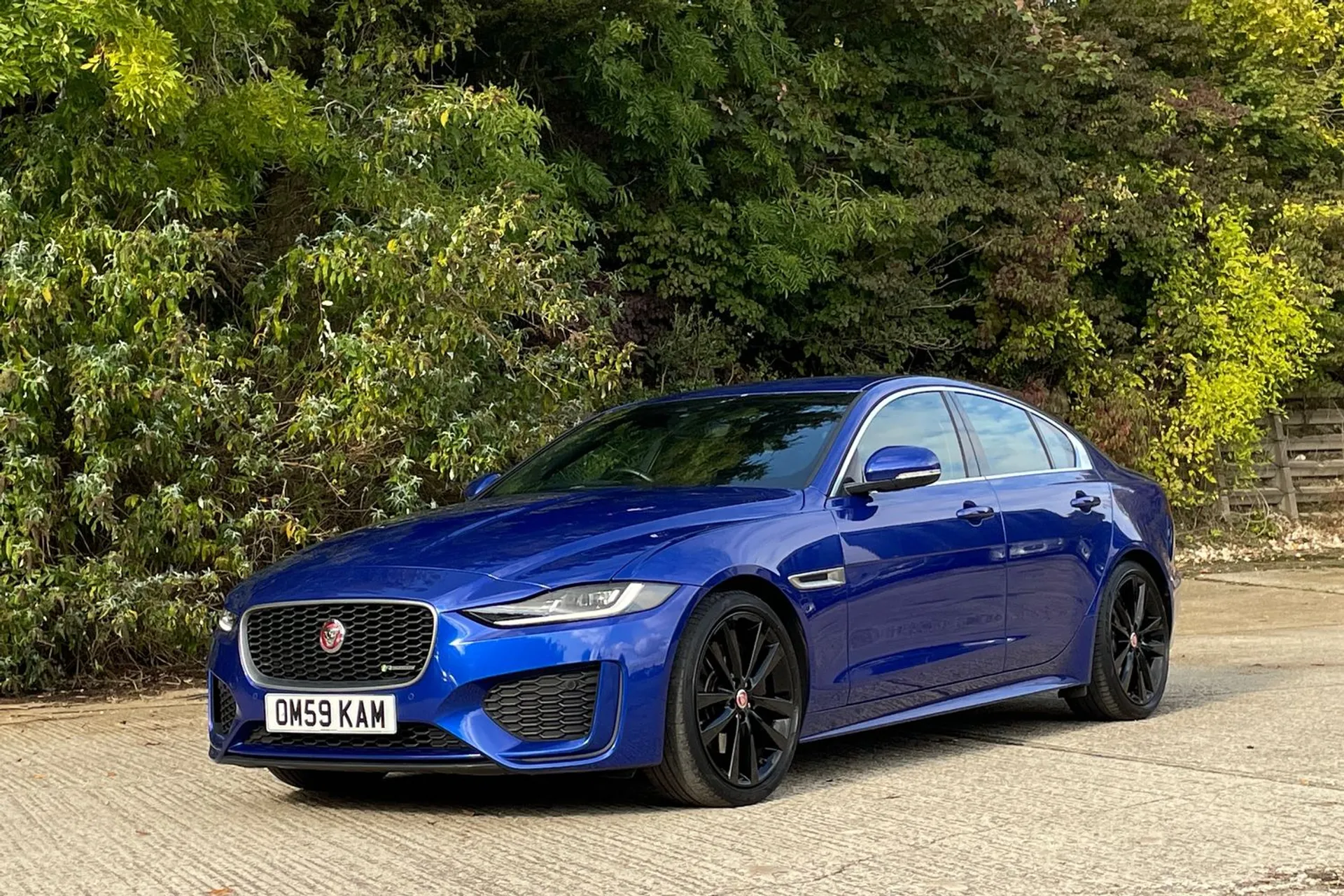 Jaguar XE thumbnail image number 11