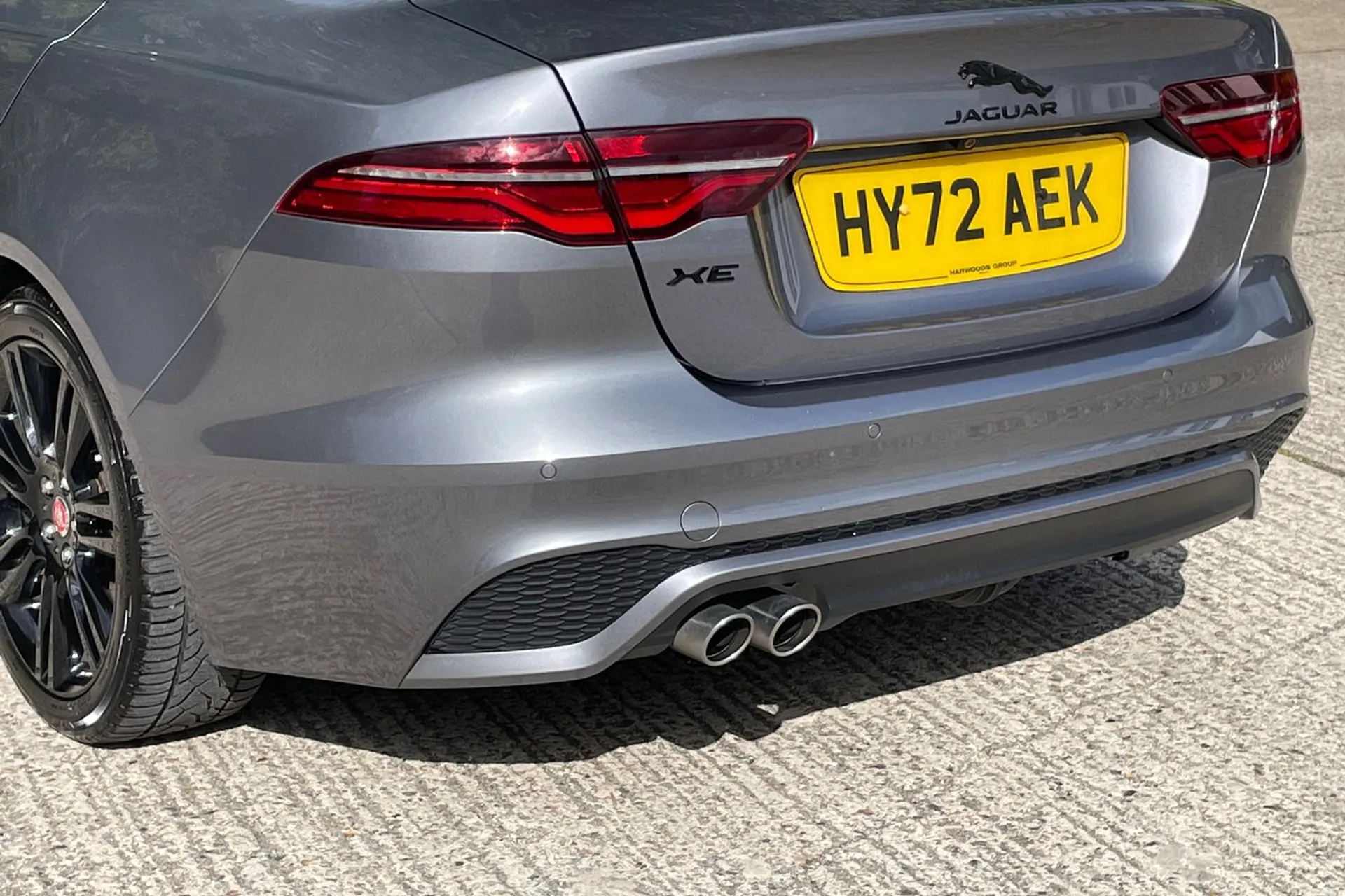 Jaguar XE thumbnail image number 16