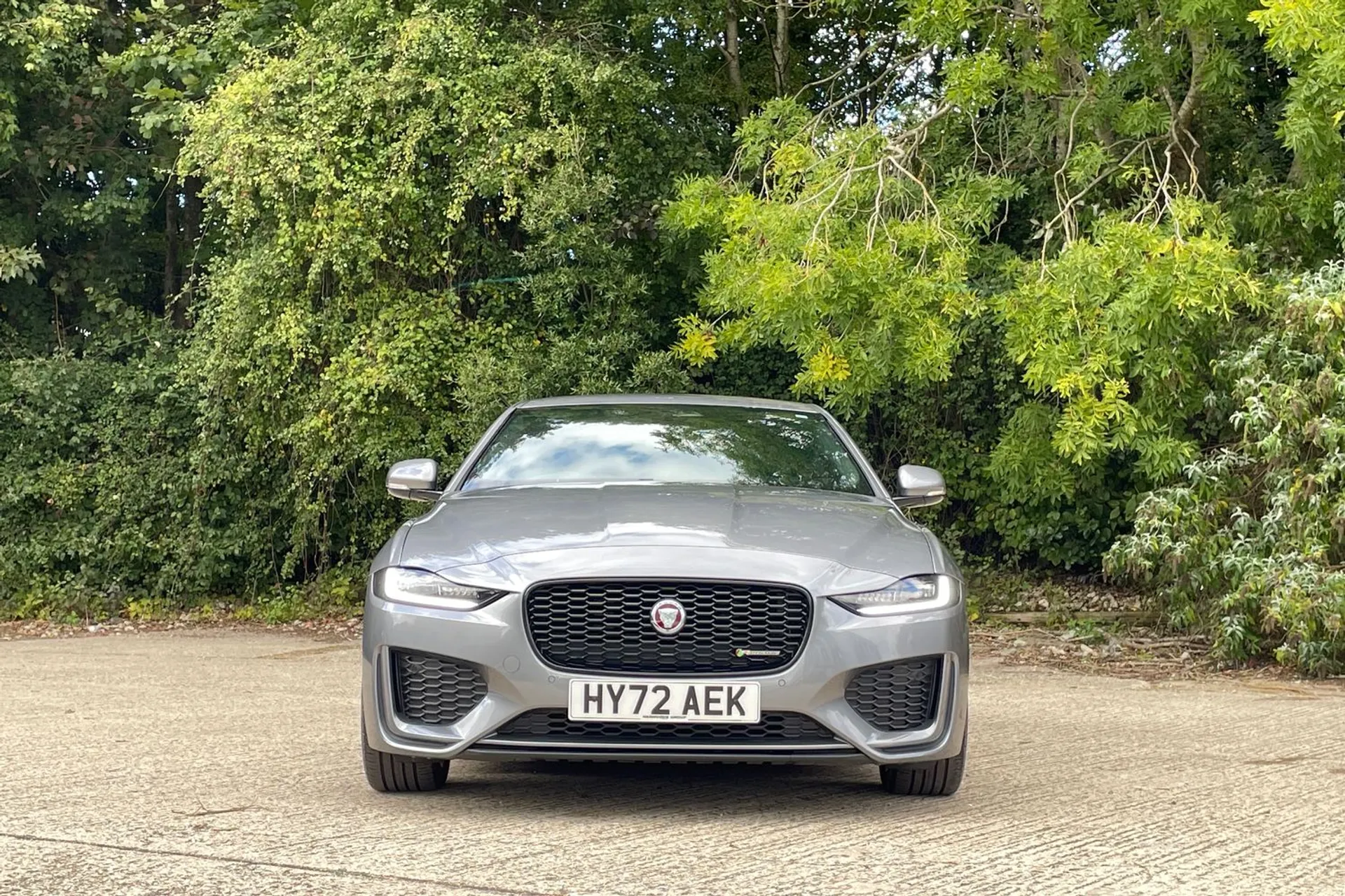 Jaguar XE thumbnail image number 11