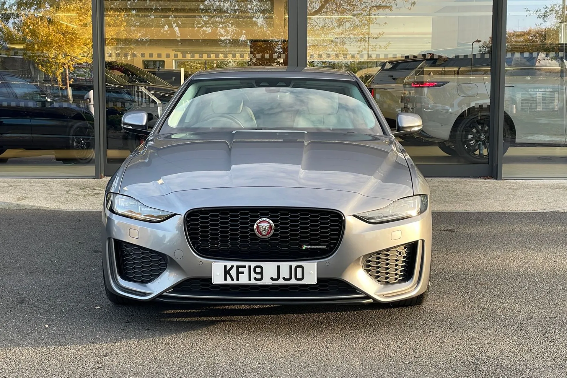 Jaguar XE thumbnail image number 6