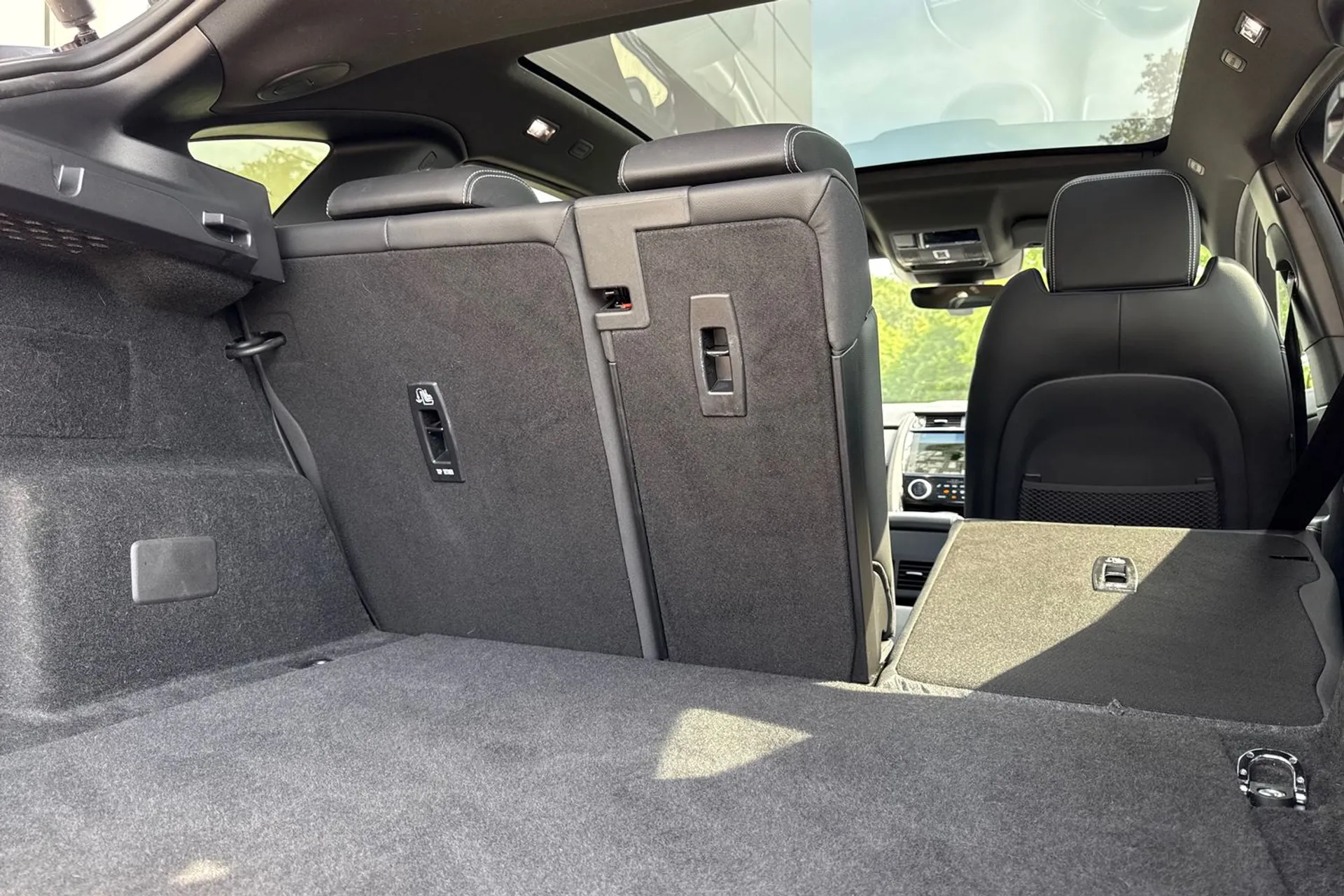 Jaguar E-PACE thumbnail image number 35