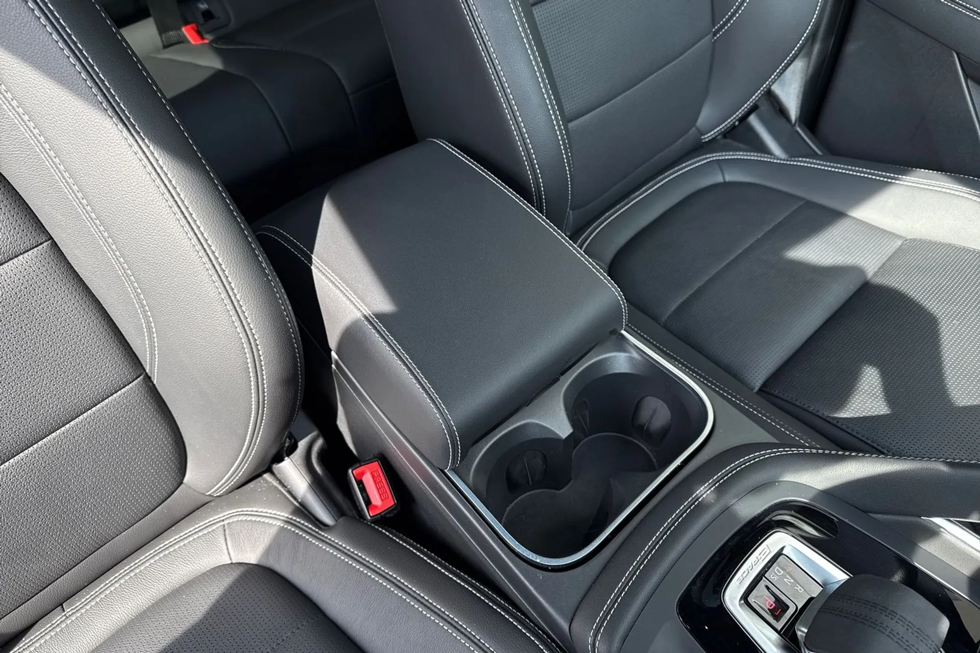 Jaguar E-PACE thumbnail image number 22