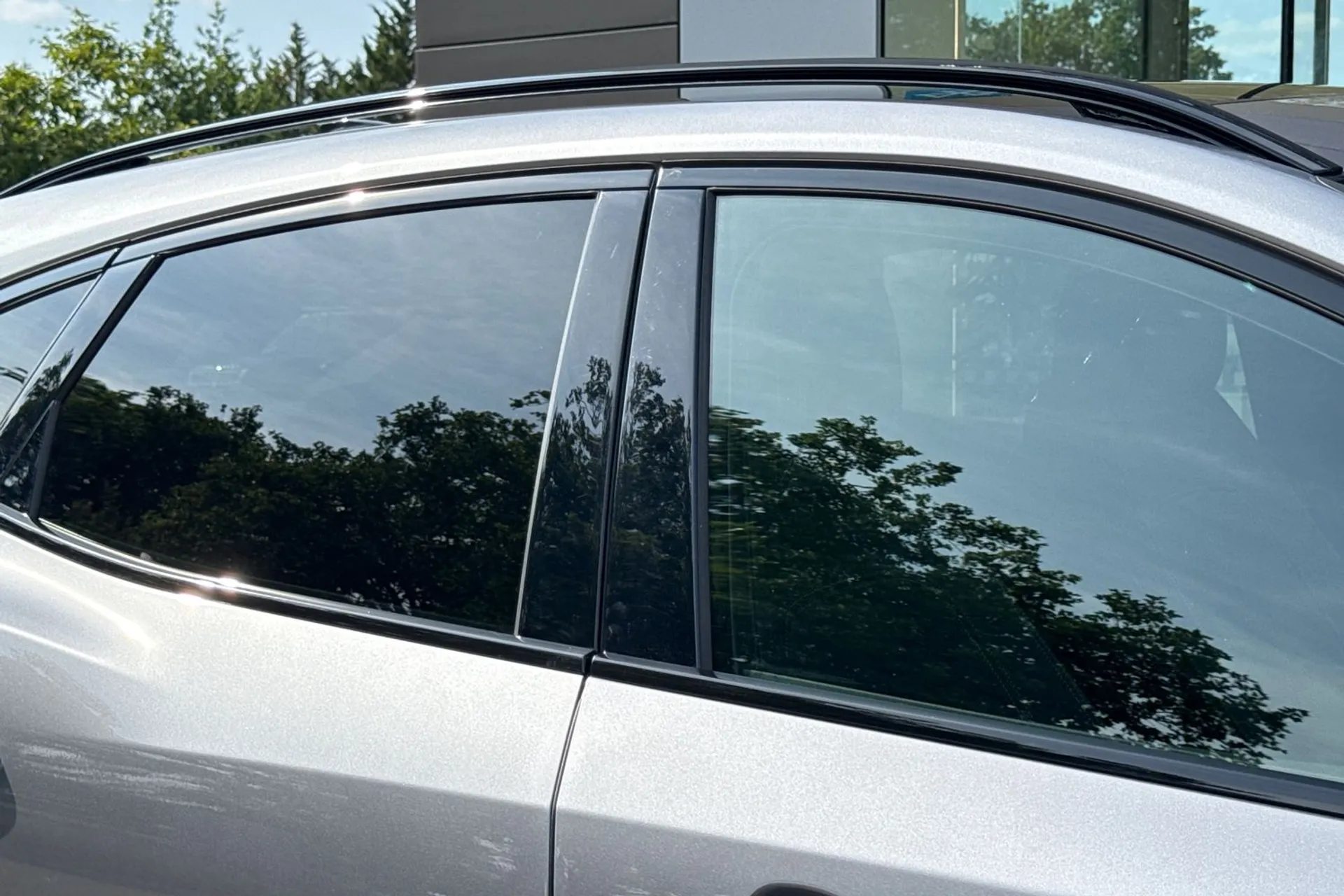 Jaguar E-PACE thumbnail image number 29