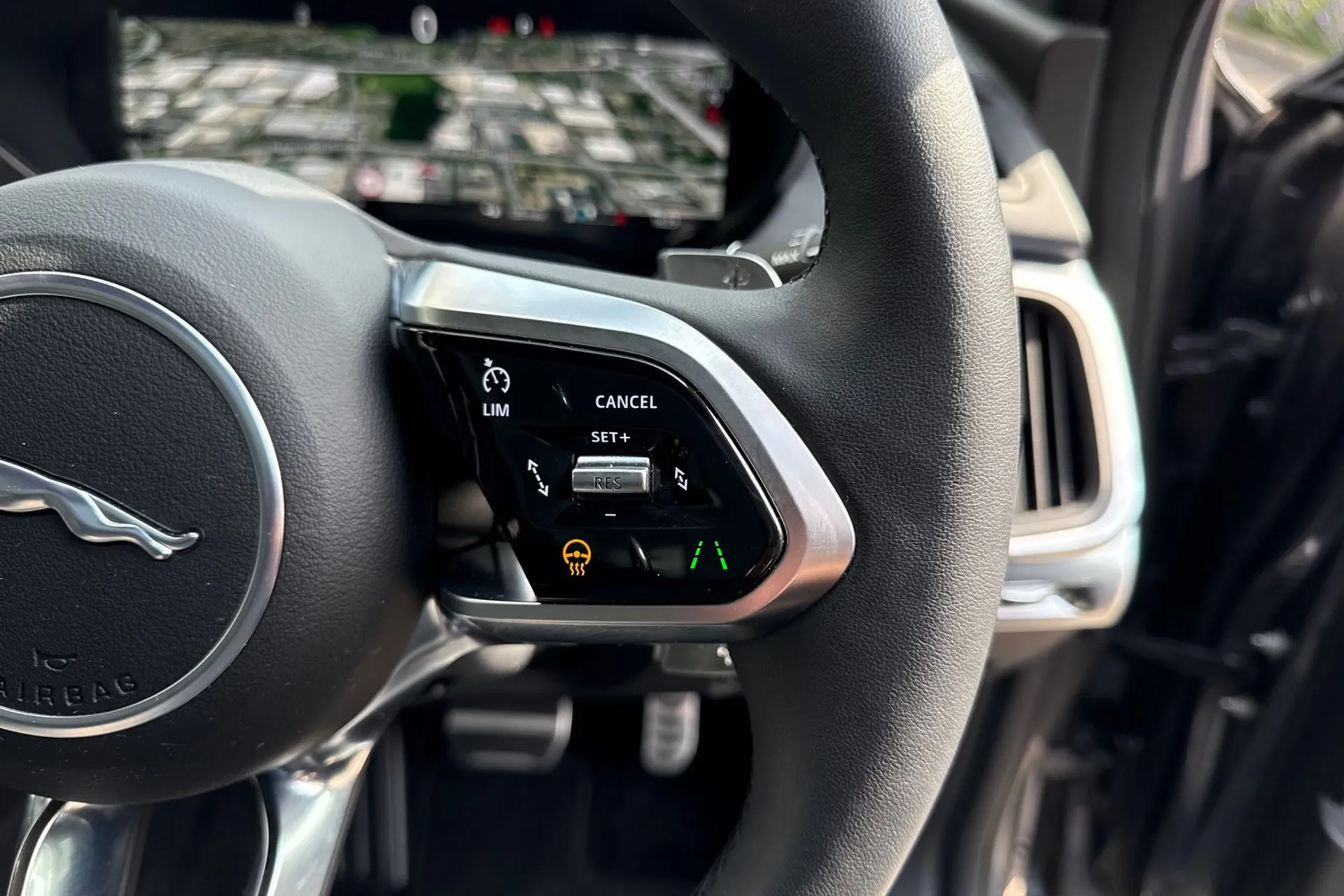Jaguar E-PACE thumbnail image number 45