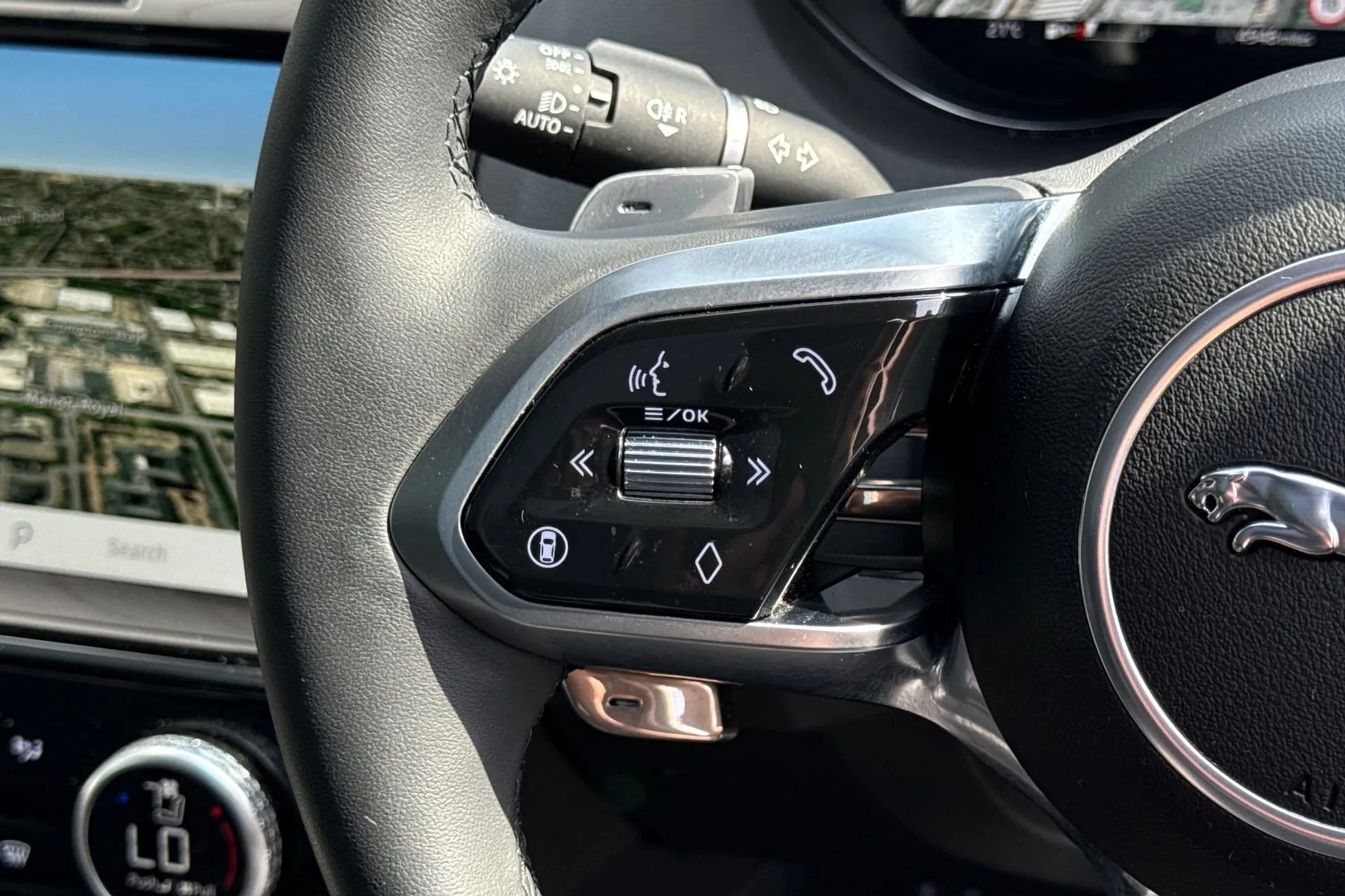 Jaguar E-PACE thumbnail image number 44
