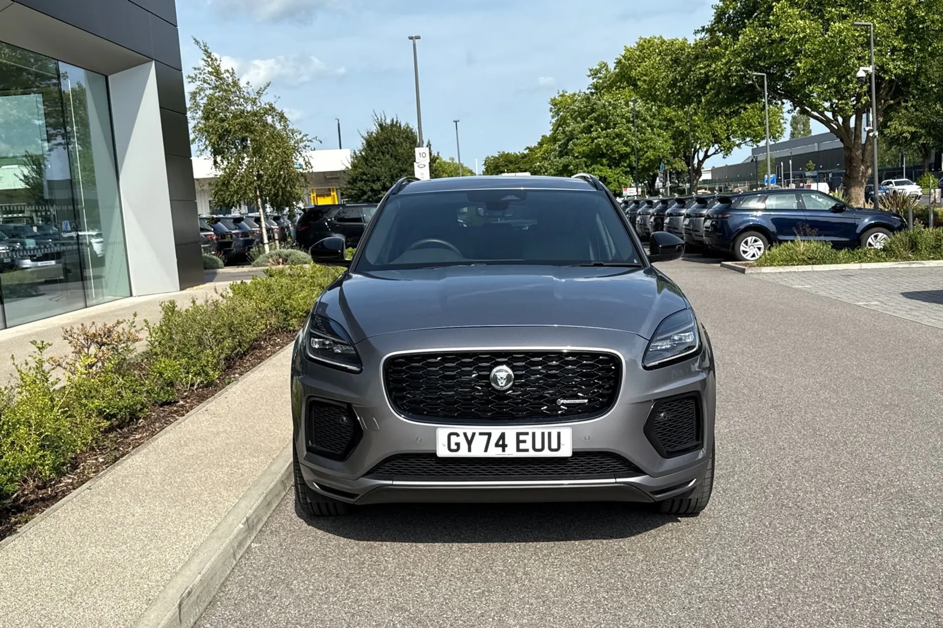 Jaguar E-PACE thumbnail image number 15