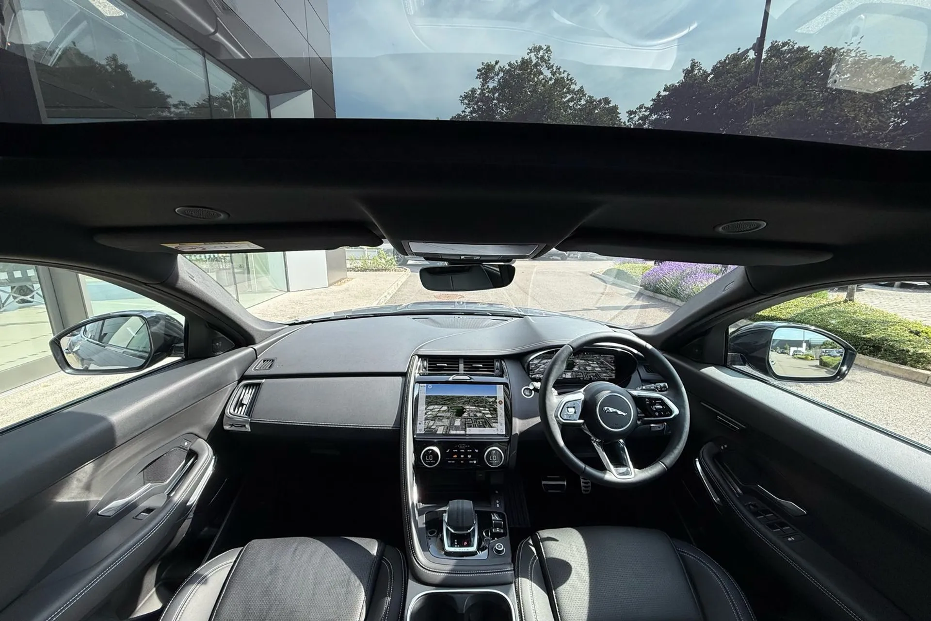Jaguar E-PACE thumbnail image number 3