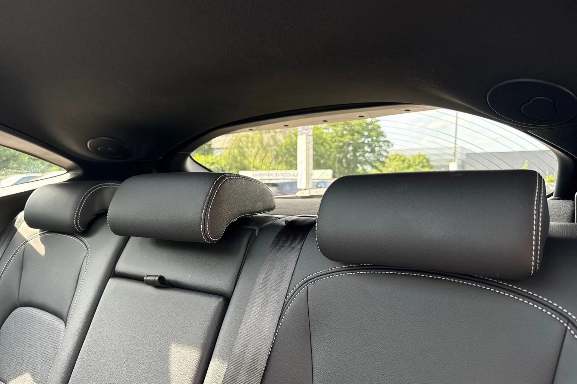 Jaguar E-PACE thumbnail image number 28