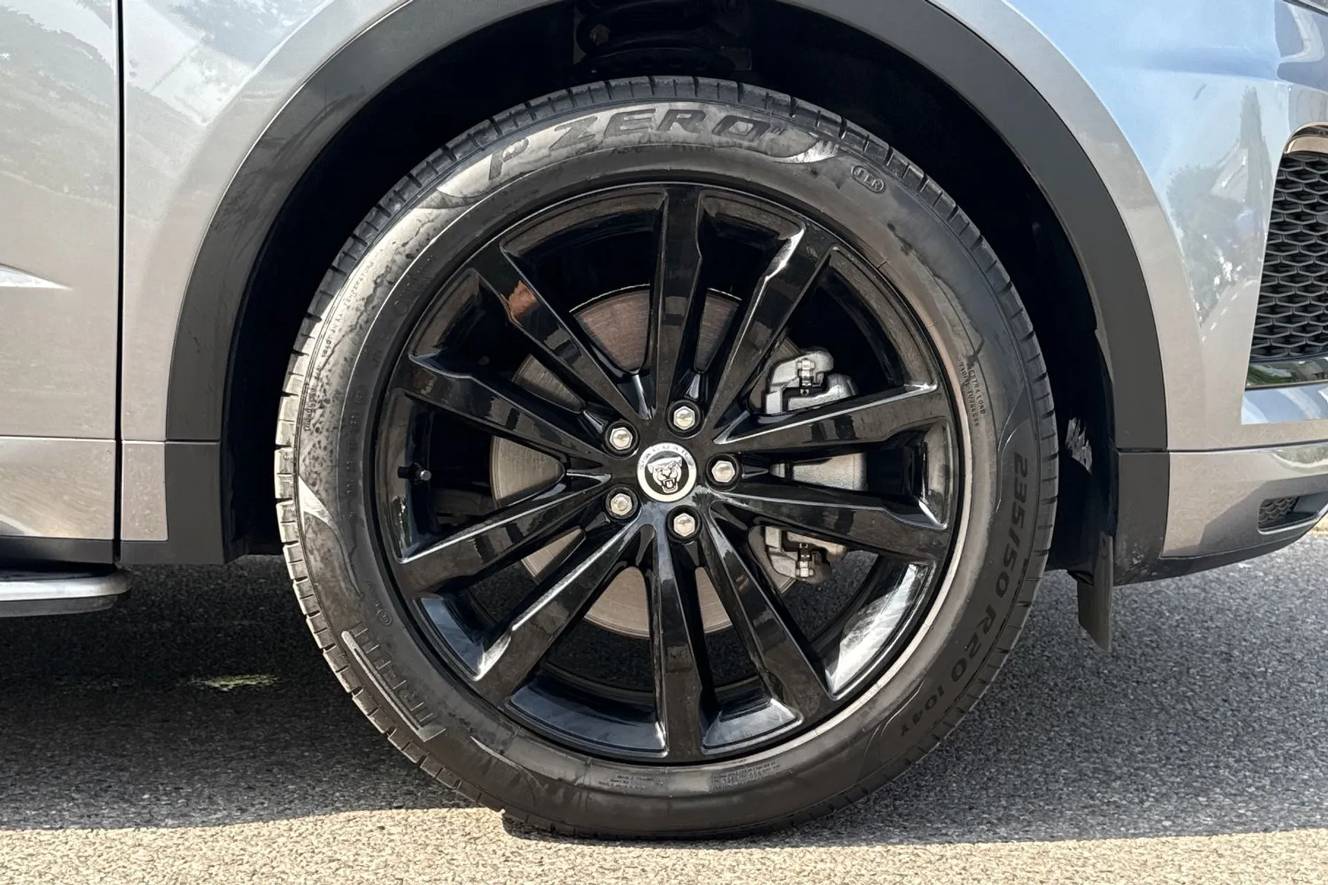 Jaguar E-PACE thumbnail image number 16