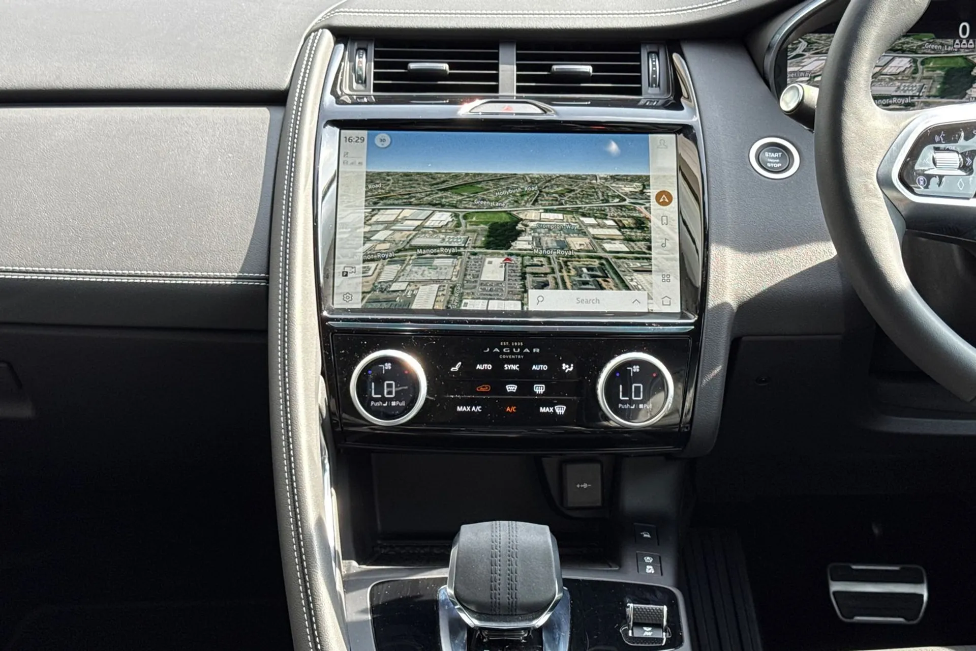 Jaguar E-PACE thumbnail image number 18
