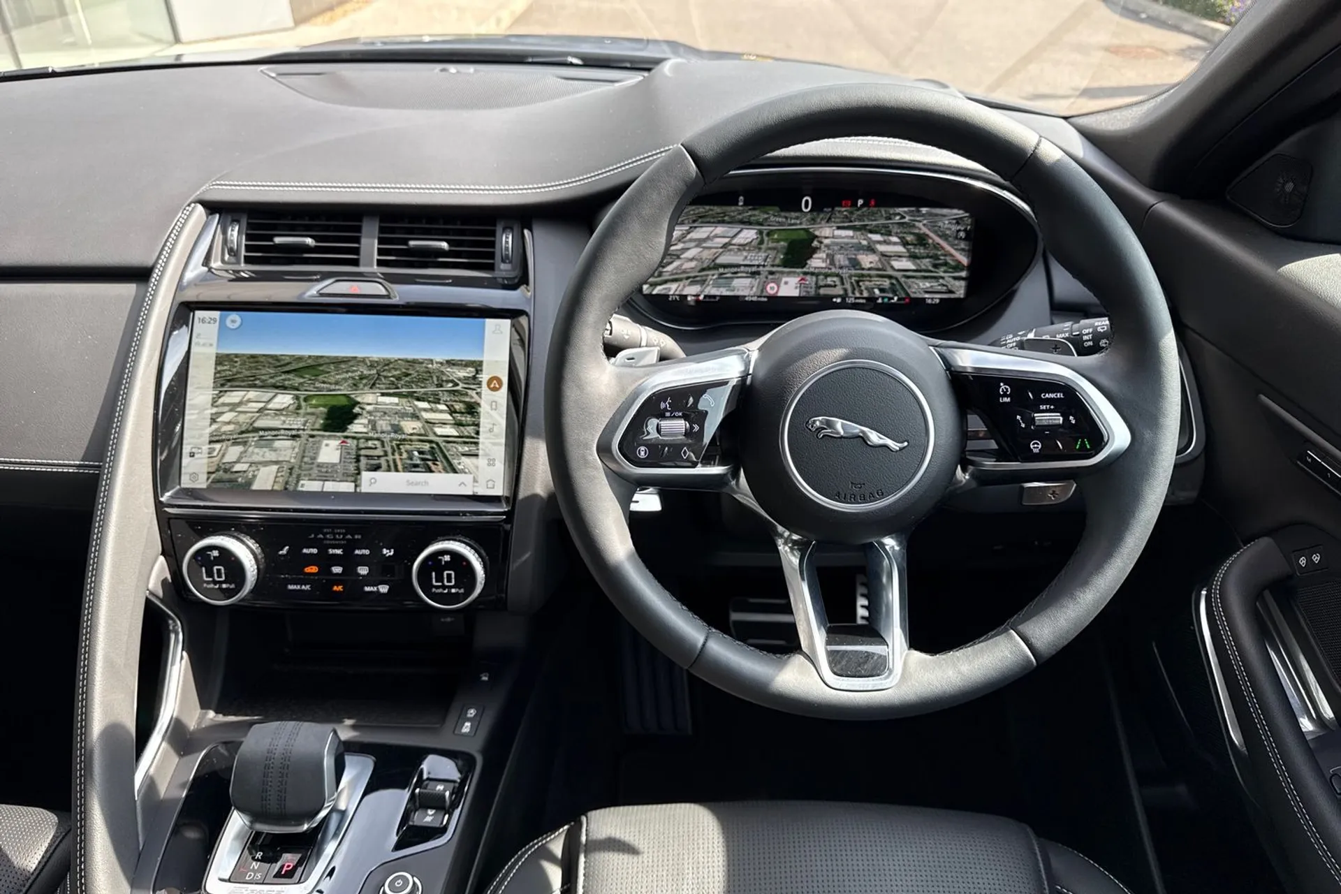 Jaguar E-PACE thumbnail image number 19