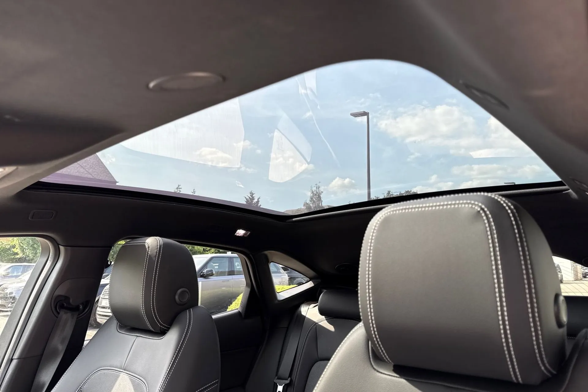 Jaguar E-PACE thumbnail image number 4