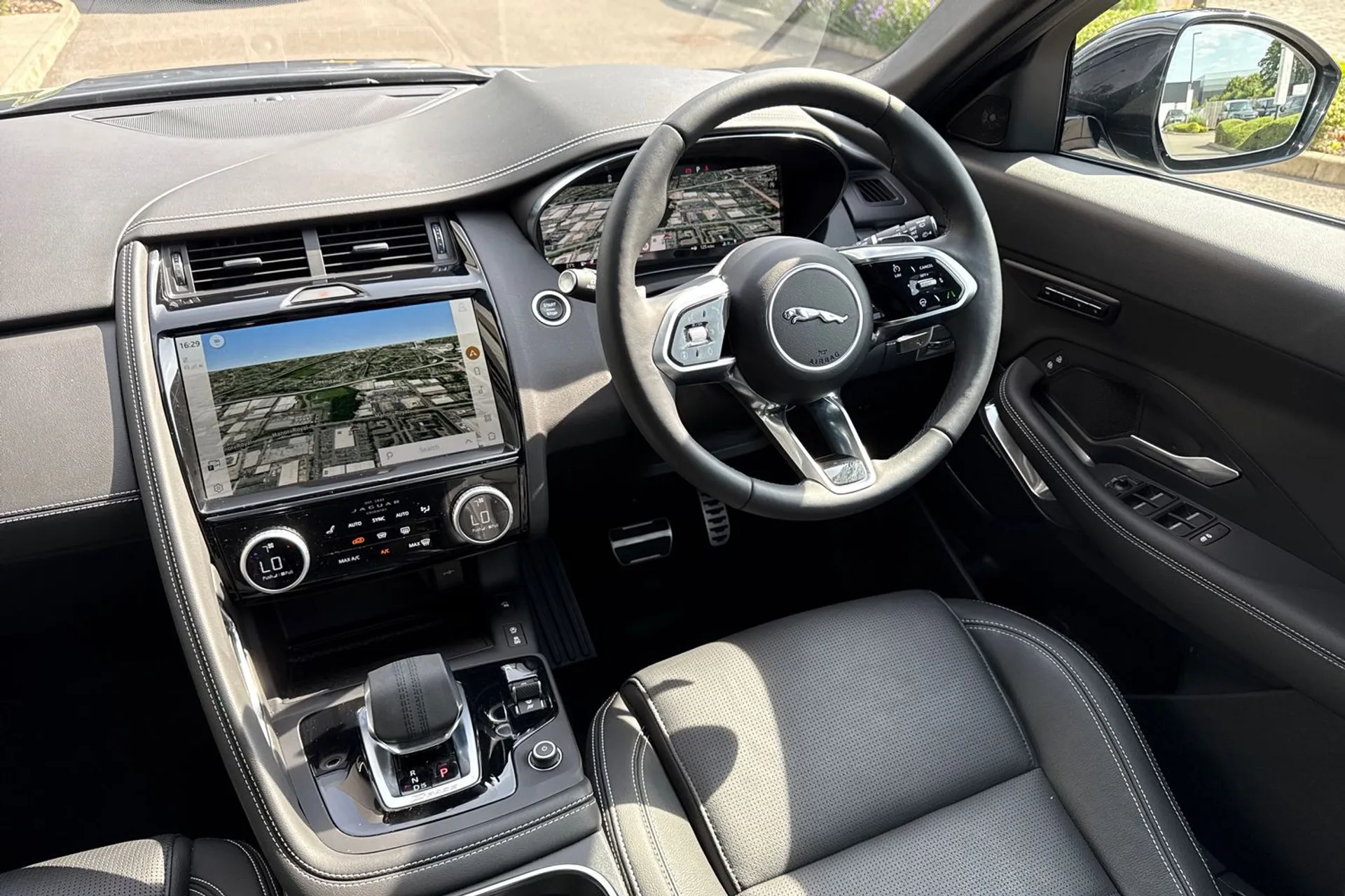Jaguar E-PACE thumbnail image number 20