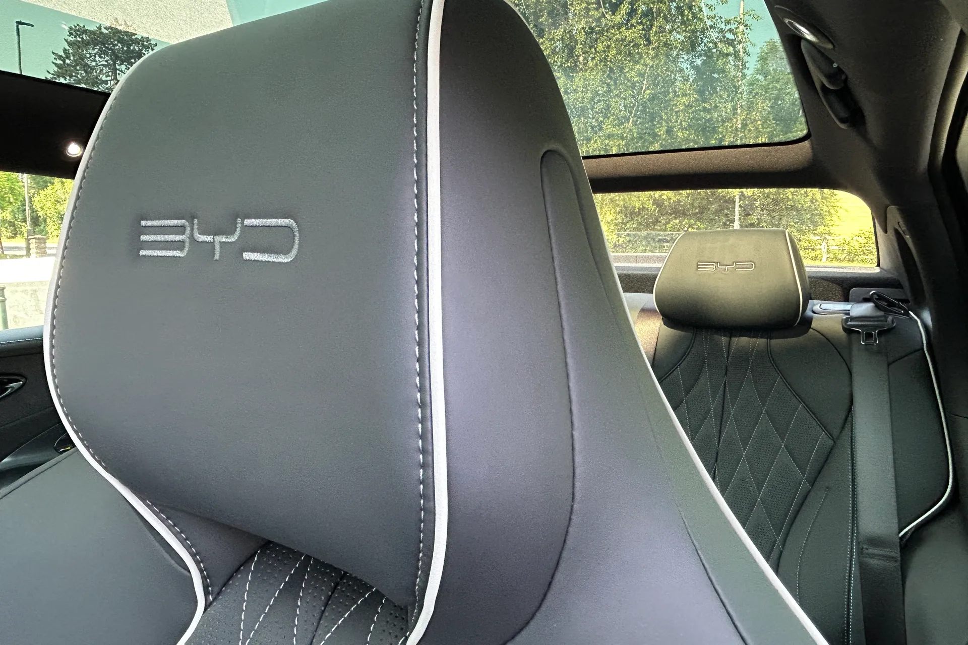 BYD SEAL thumbnail image number 12