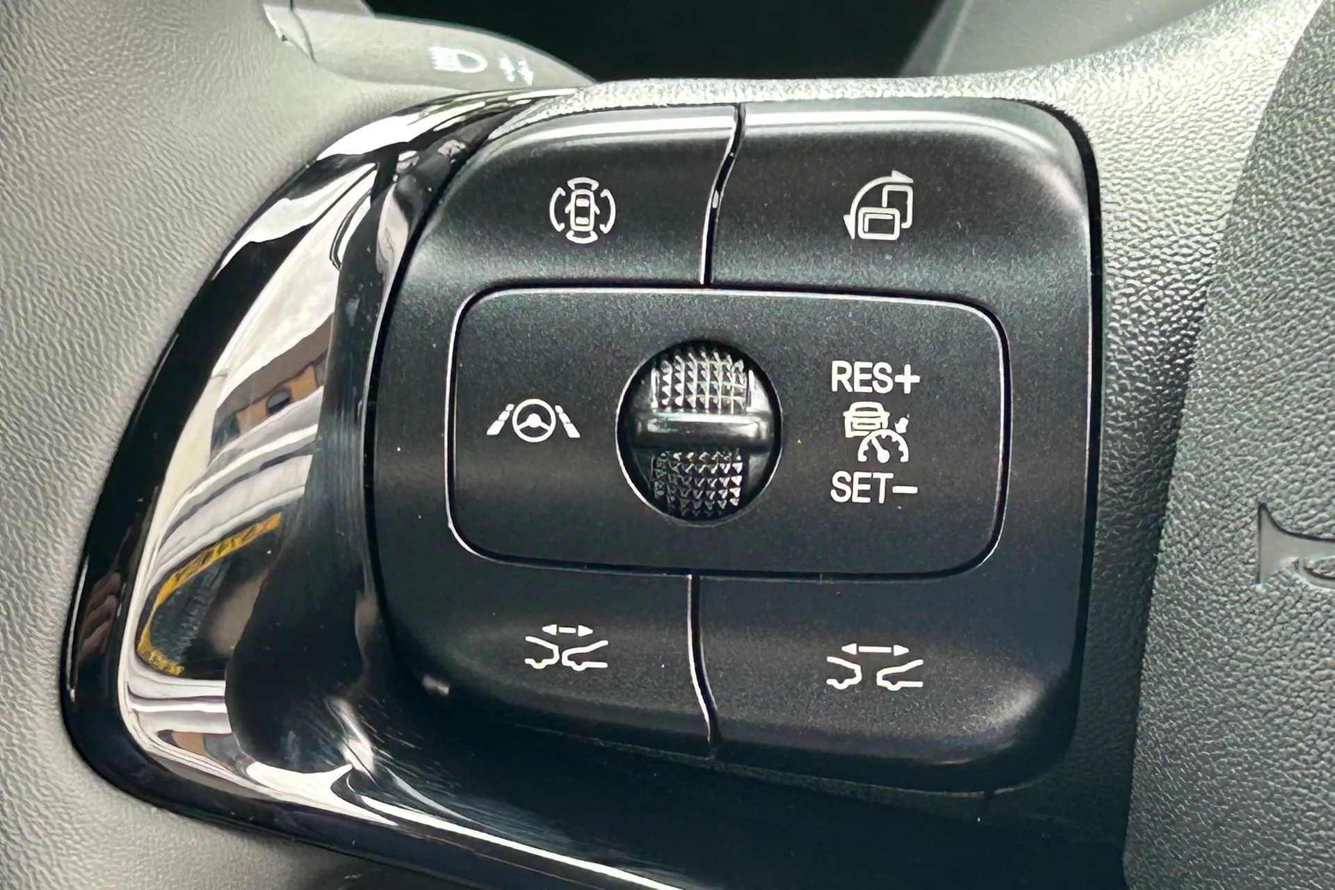 BYD DOLPHIN thumbnail image number 47