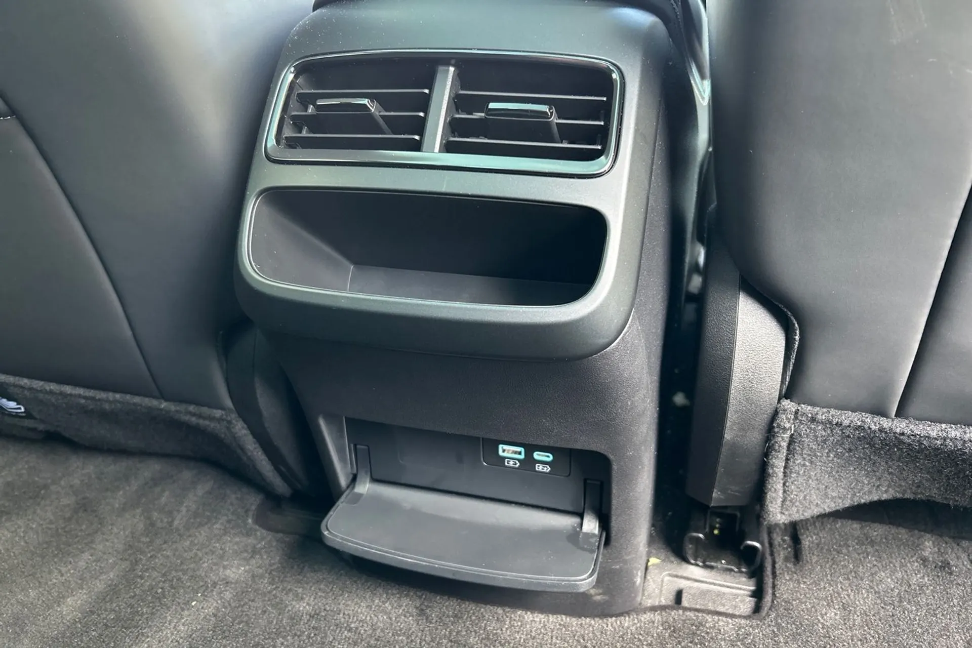 BYD SEAL thumbnail image number 26