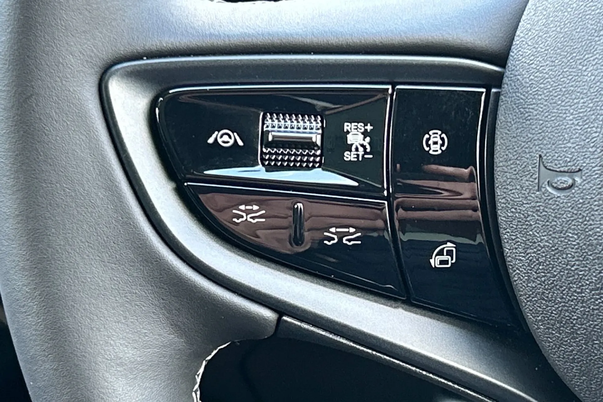 BYD SEAL thumbnail image number 42