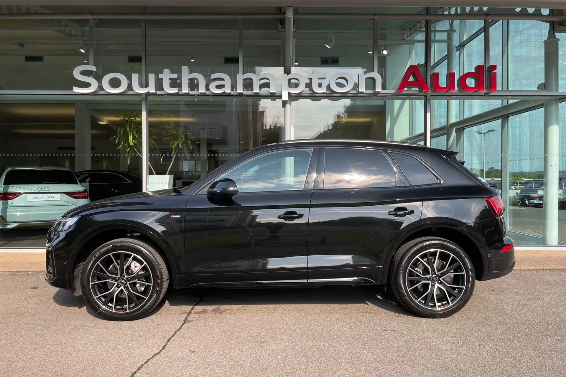 Audi Q5 thumbnail image number 8
