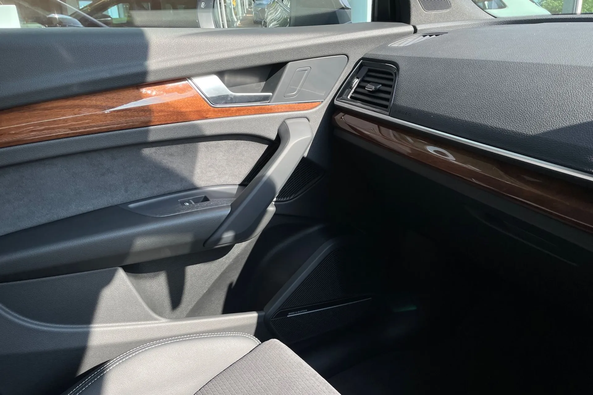 Audi Q5 thumbnail image number 39