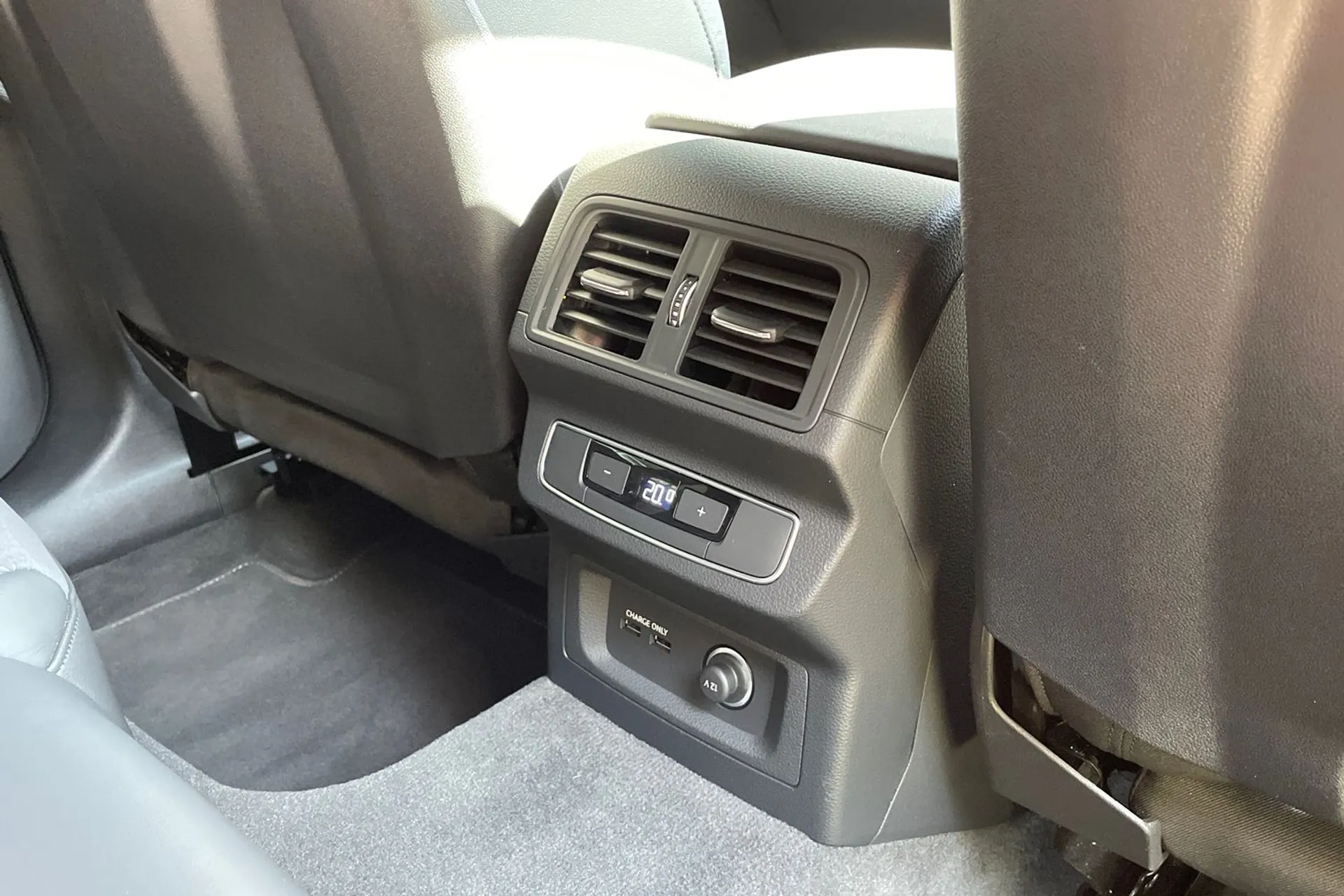 Audi Q5 thumbnail image number 45