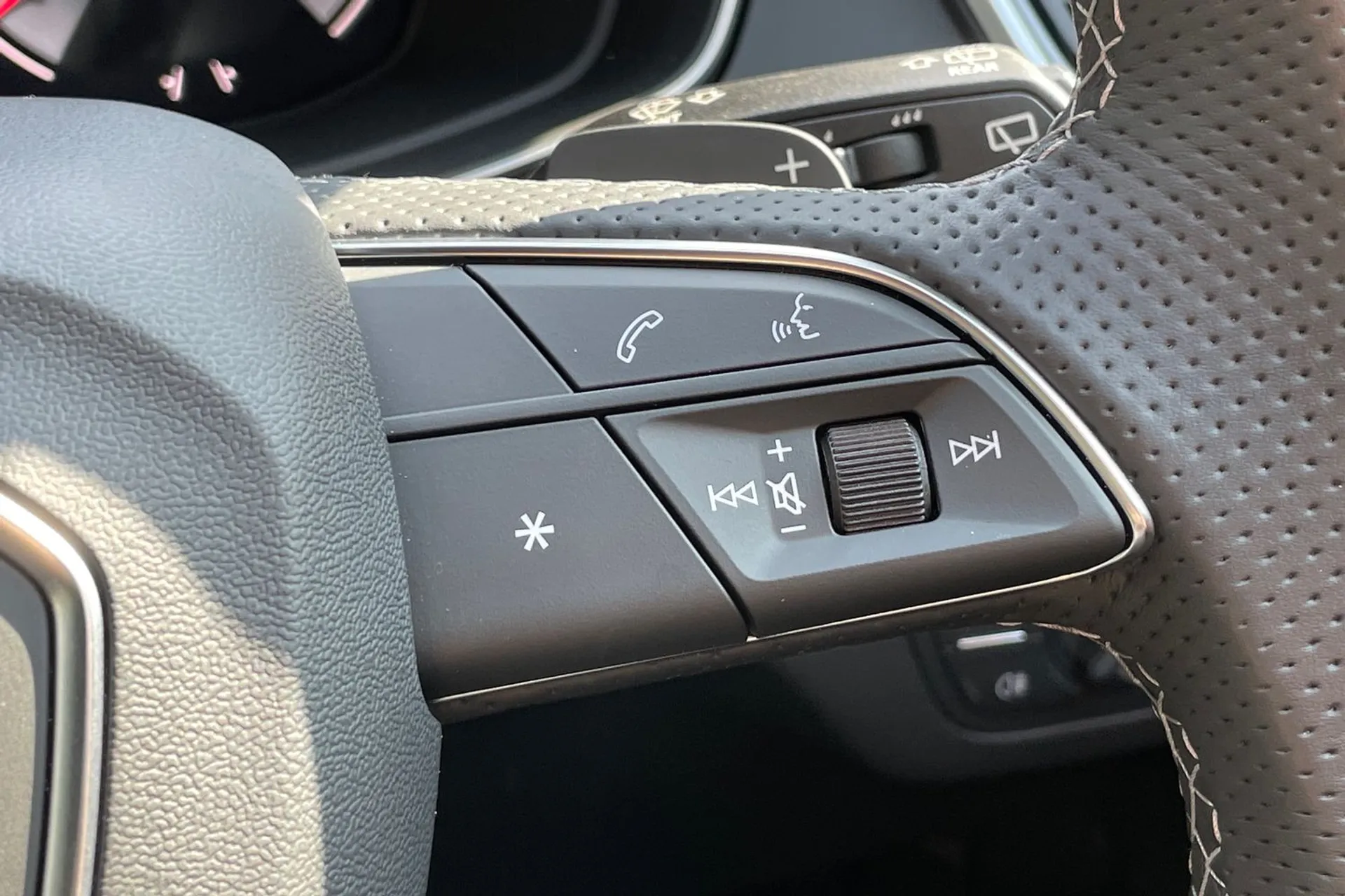 Audi Q5 thumbnail image number 36