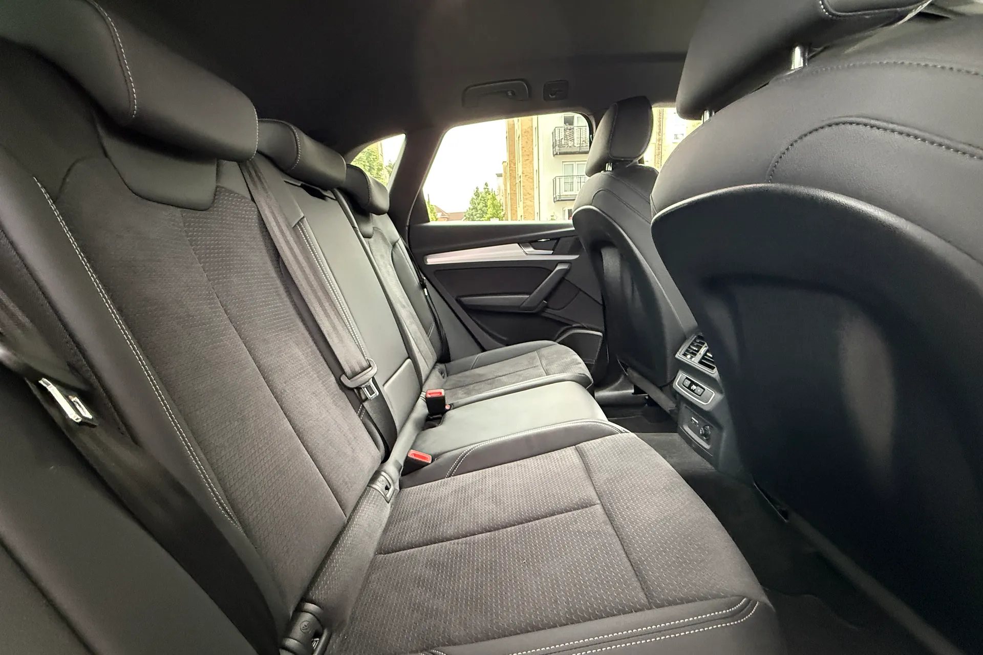 Audi Q5 thumbnail image number 29