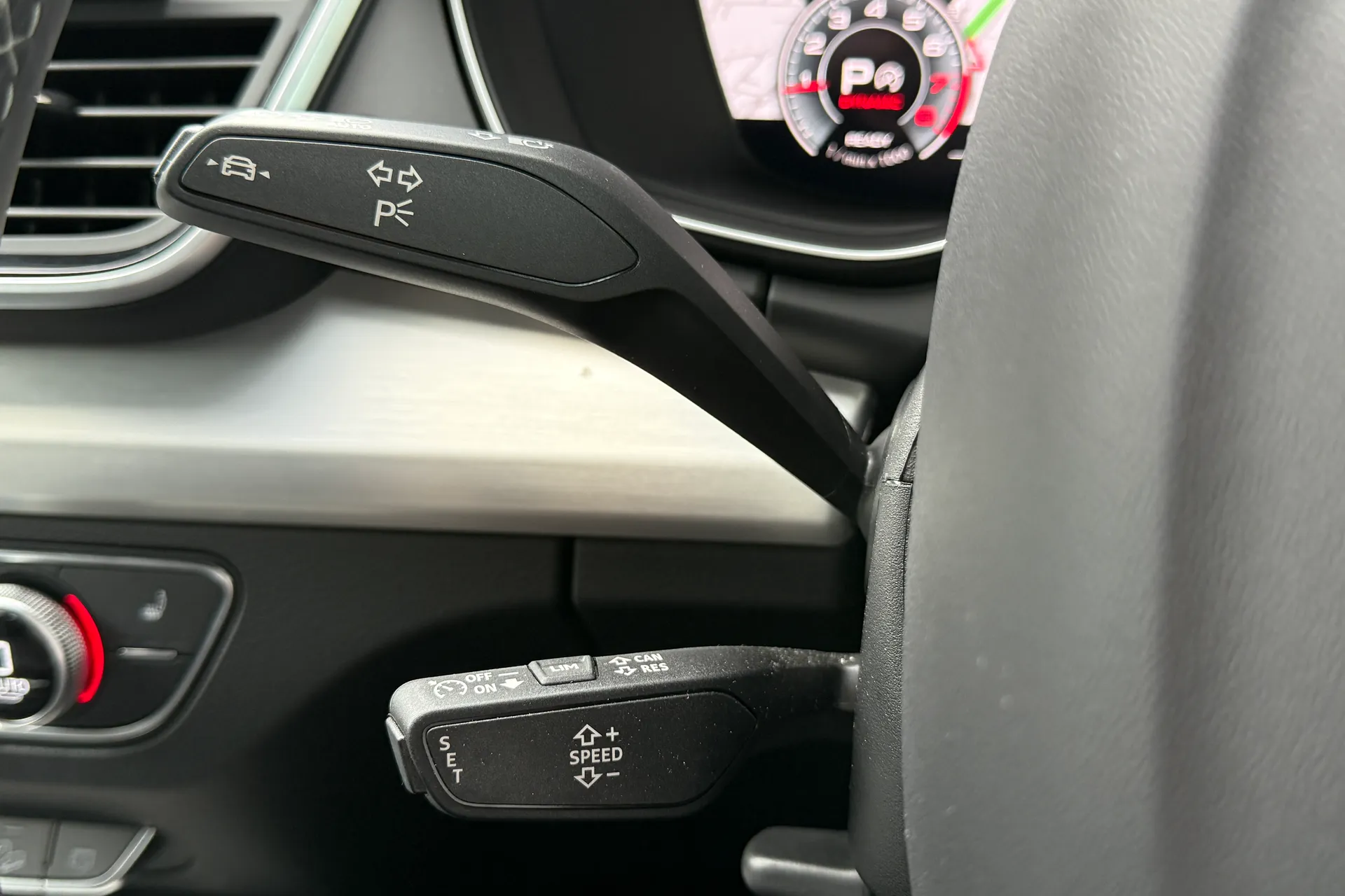 Audi Q5 thumbnail image number 23