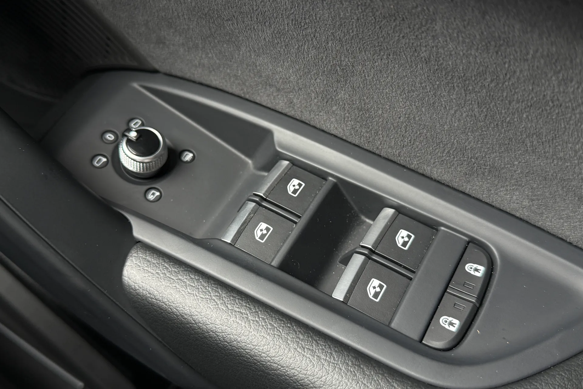 Audi Q5 thumbnail image number 25