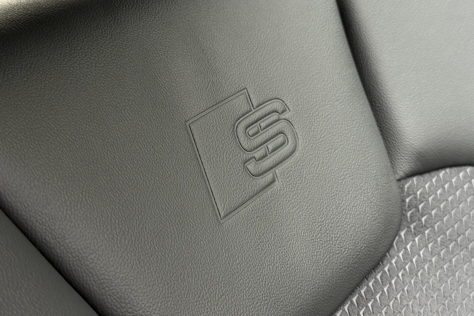 Audi Q5 thumbnail image number 20