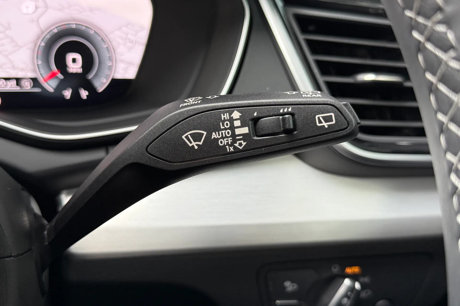 Audi Q5 thumbnail image number 24