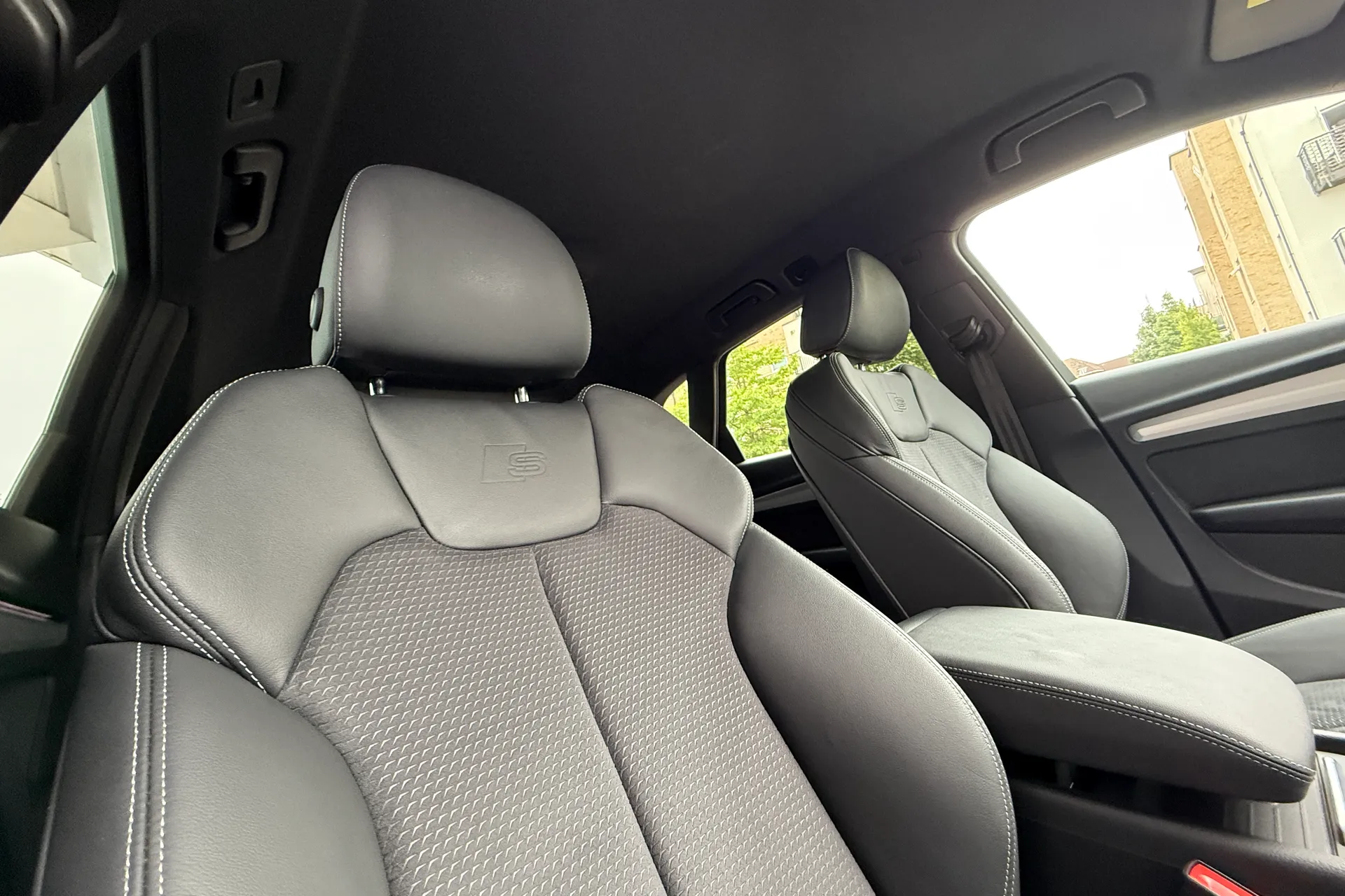 Audi Q5 thumbnail image number 28