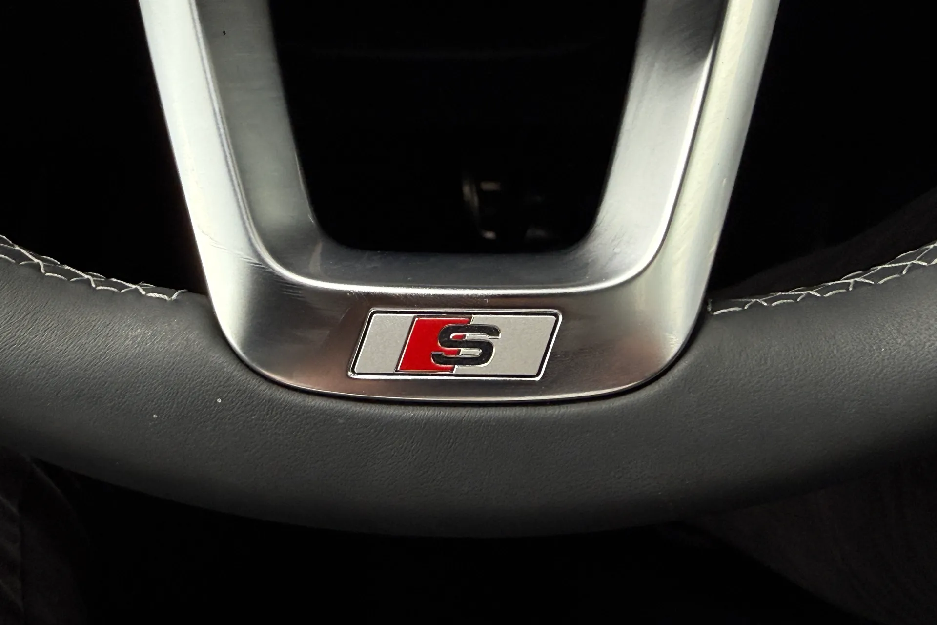 Audi Q5 thumbnail image number 12