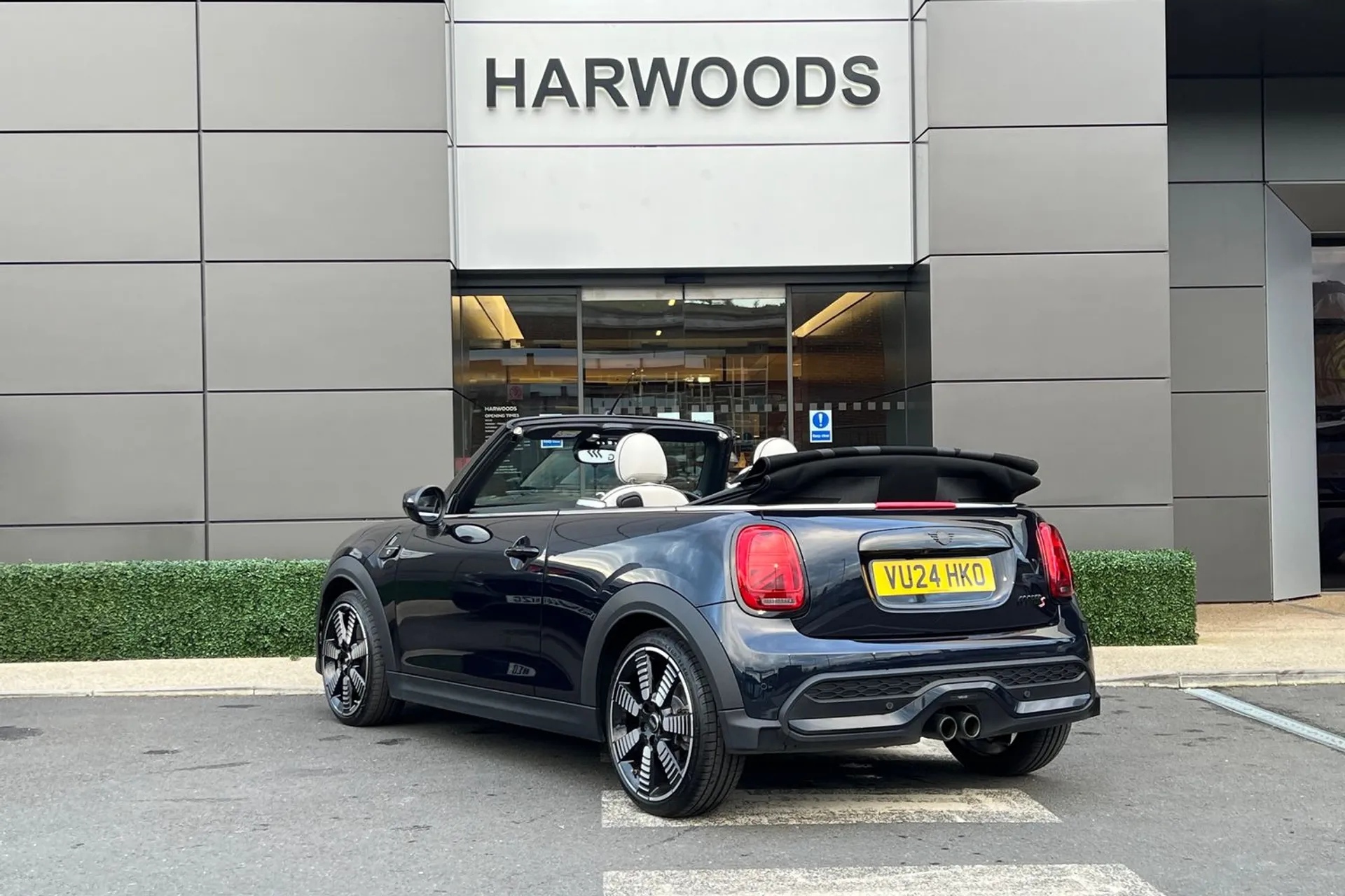 MINI CONVERTIBLE thumbnail image number 22