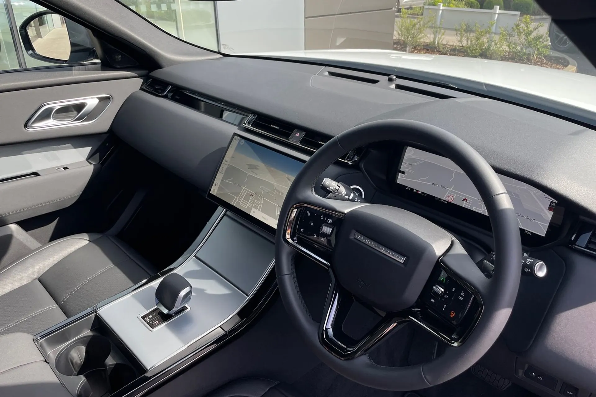 LAND ROVER RANGE ROVER VELAR thumbnail image number 34