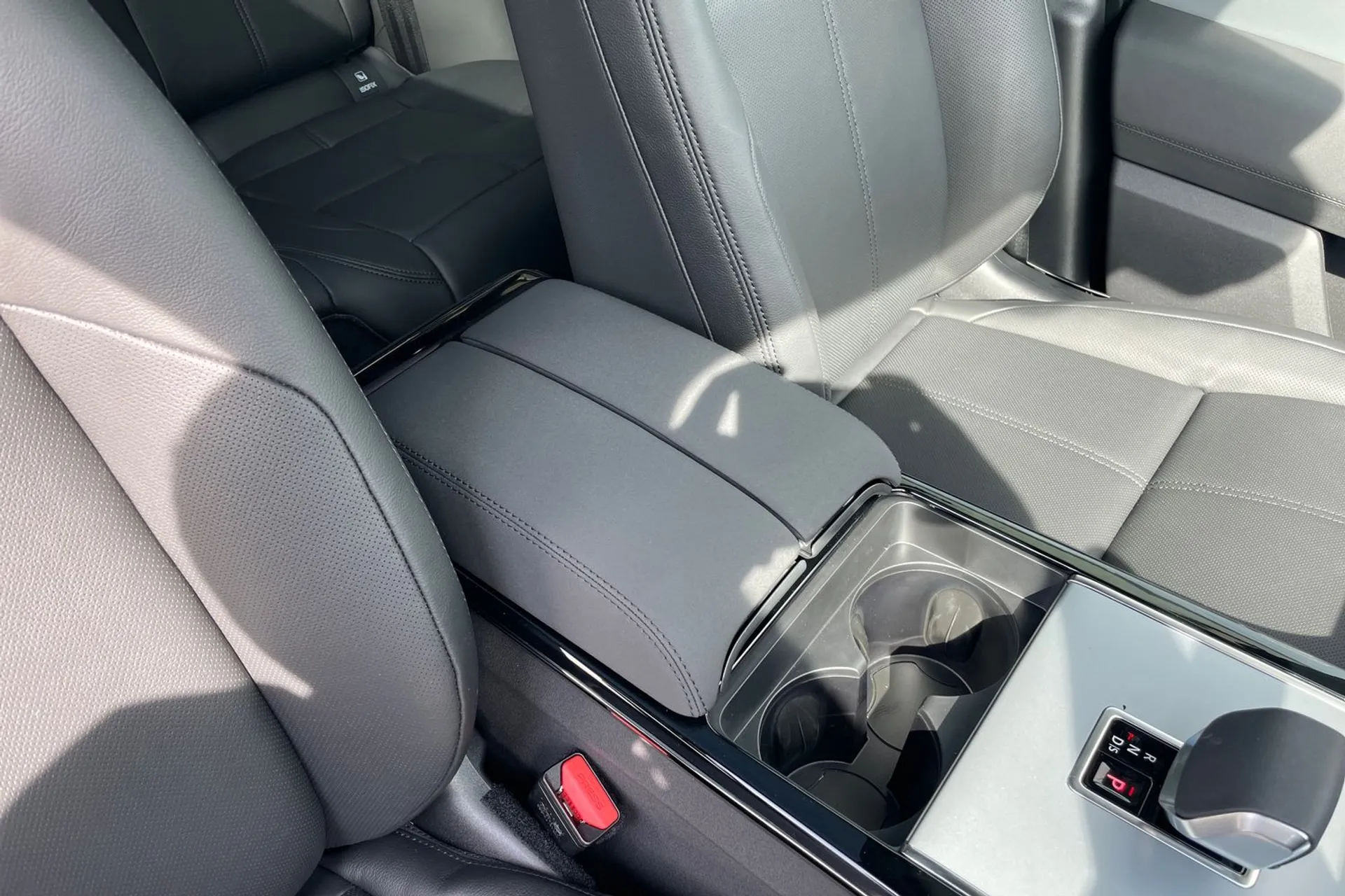 LAND ROVER RANGE ROVER VELAR thumbnail image number 21