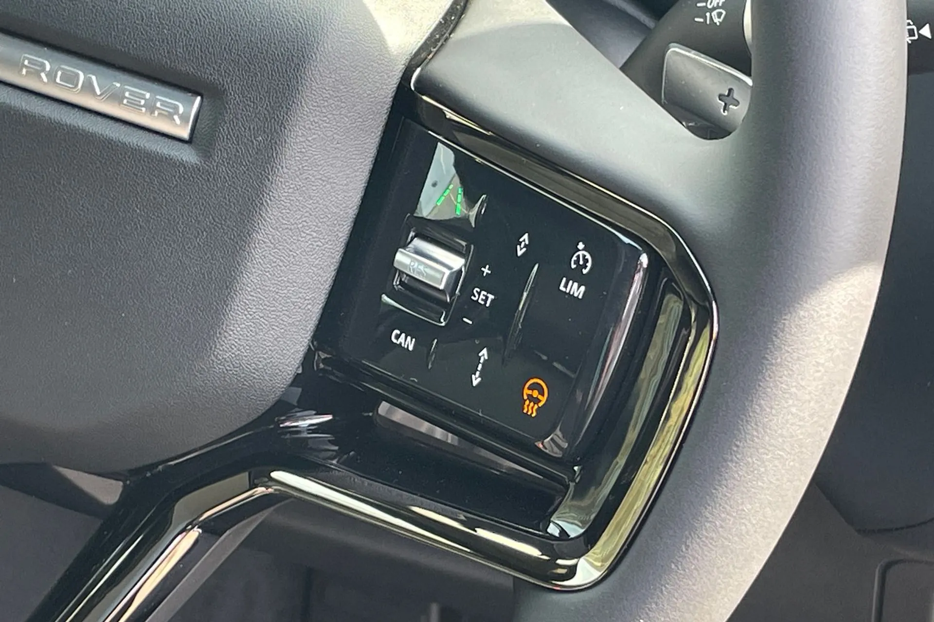 LAND ROVER RANGE ROVER VELAR thumbnail image number 39