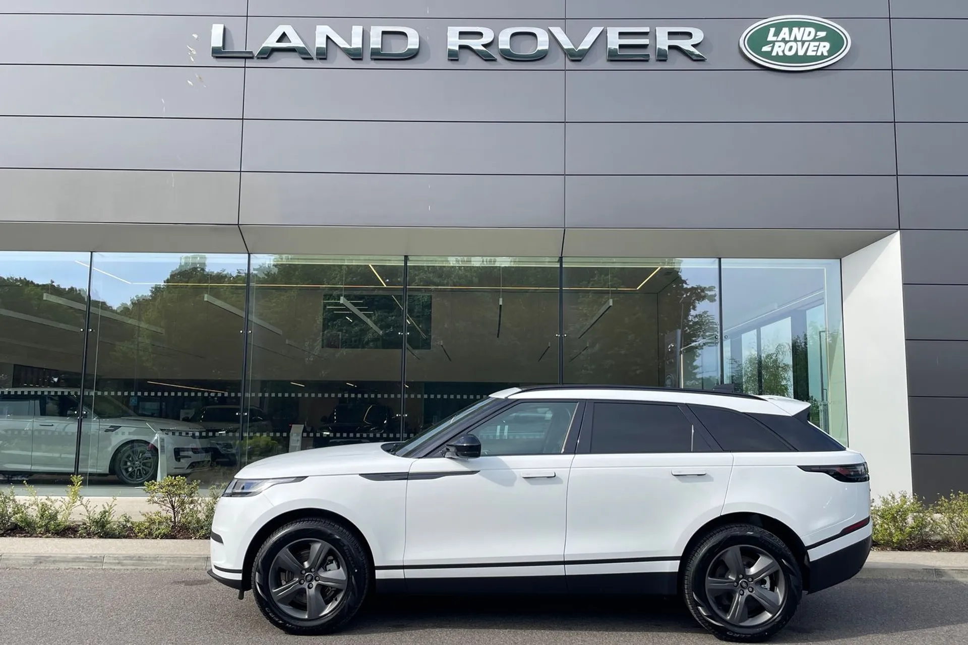 LAND ROVER RANGE ROVER VELAR thumbnail image number 7