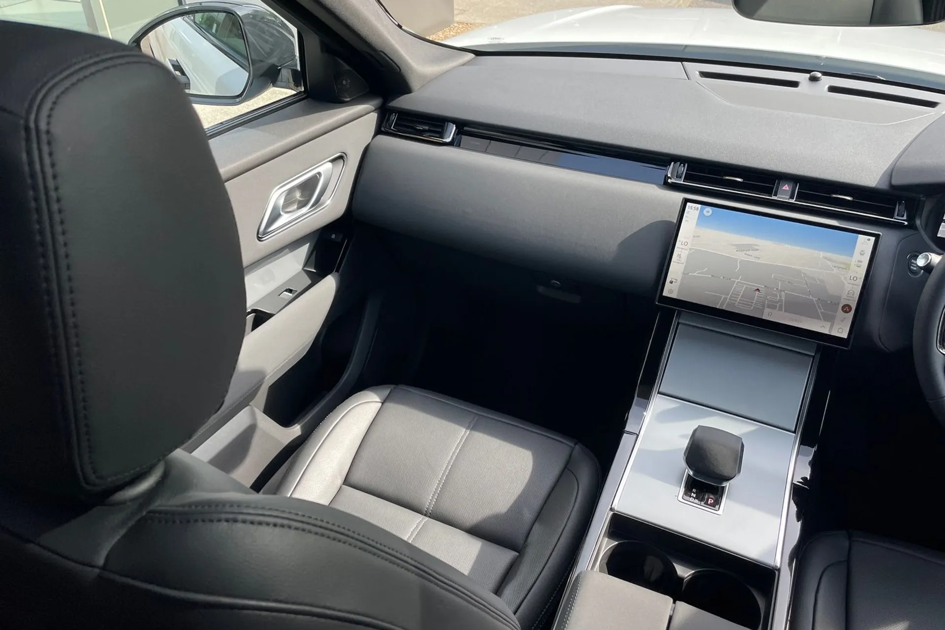 LAND ROVER RANGE ROVER VELAR thumbnail image number 20