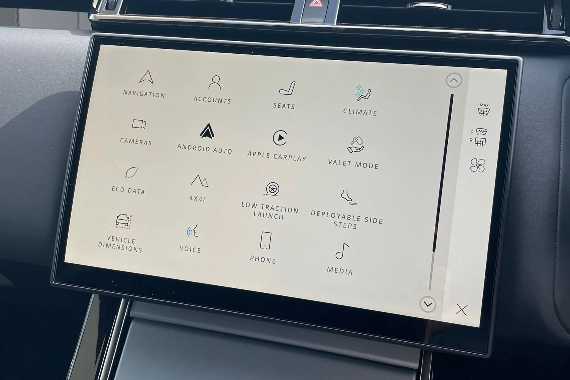 LAND ROVER RANGE ROVER VELAR thumbnail image number 45