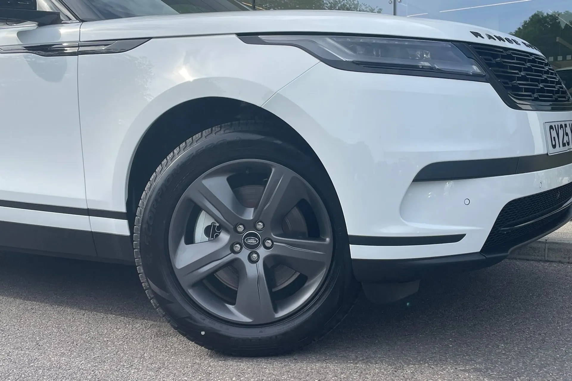 LAND ROVER RANGE ROVER VELAR thumbnail image number 8