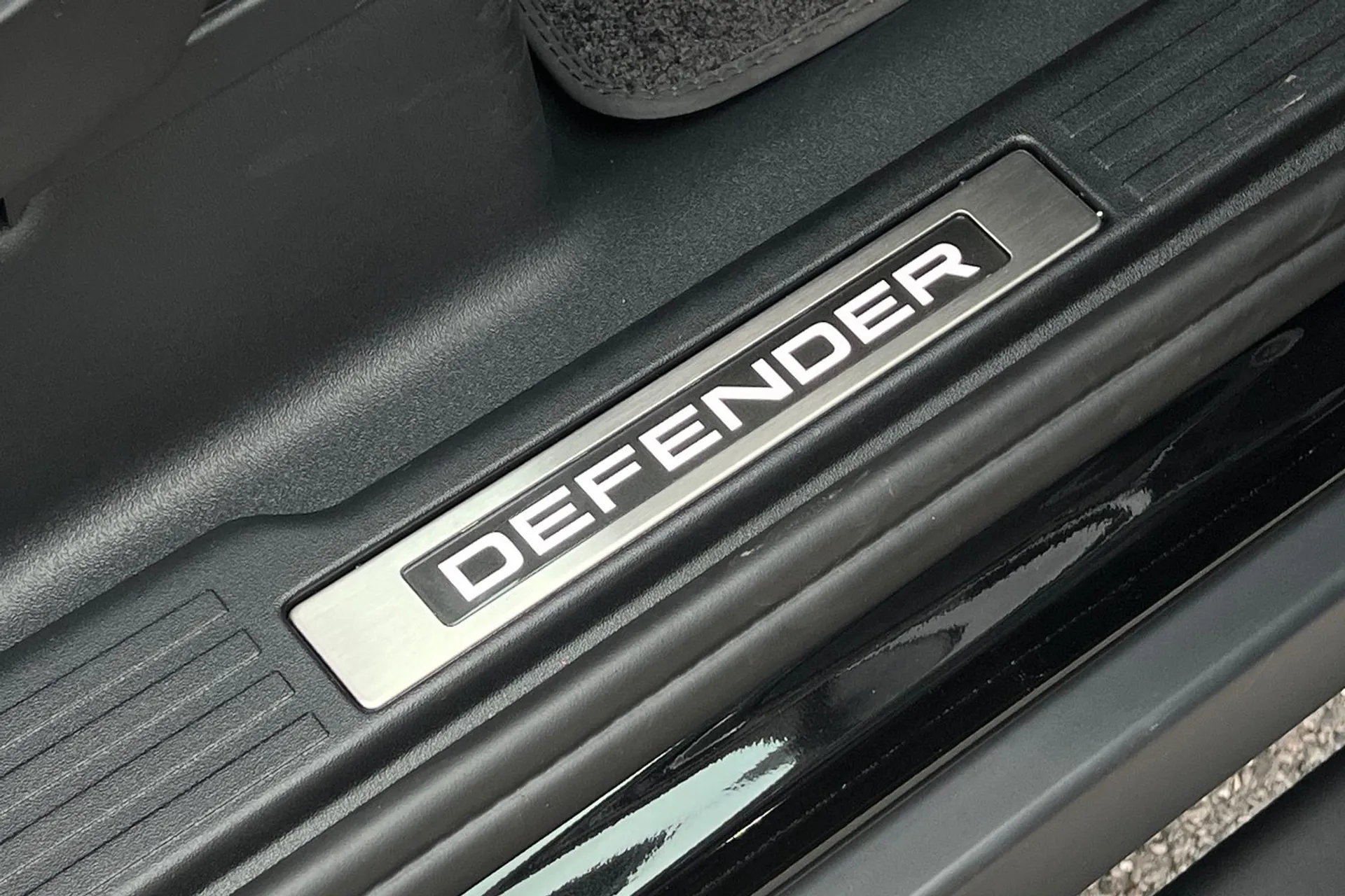 LAND ROVER Defender 90 thumbnail image number 32