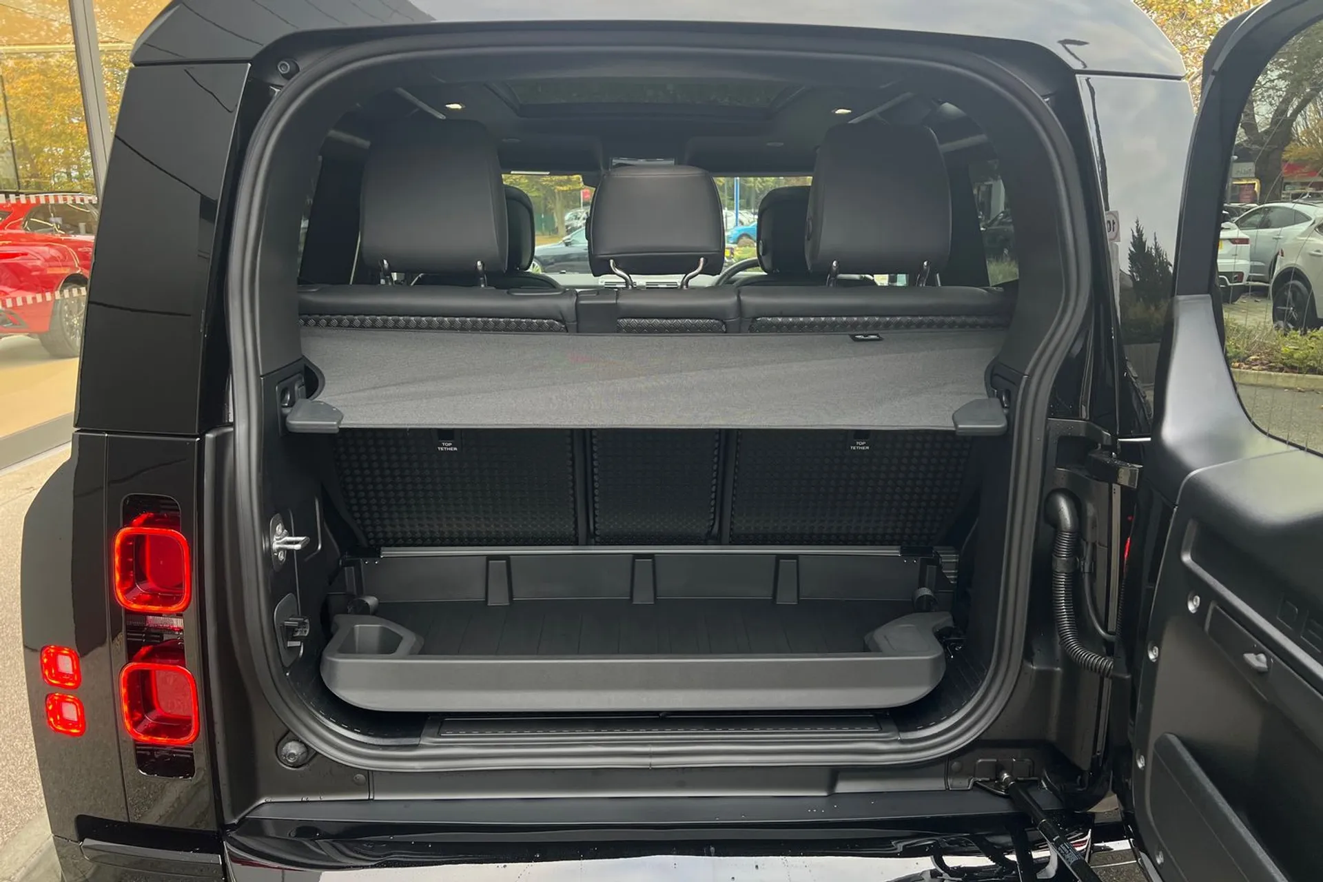 LAND ROVER Defender 90 thumbnail image number 28