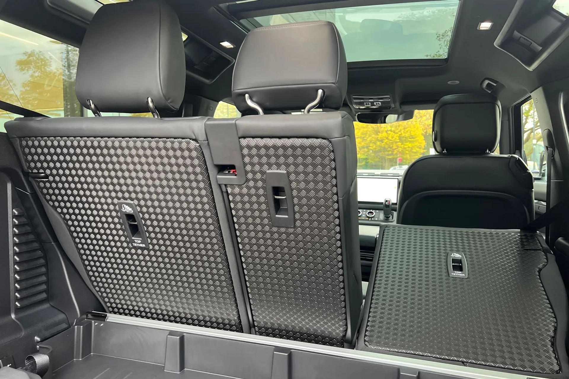 LAND ROVER Defender 90 thumbnail image number 30