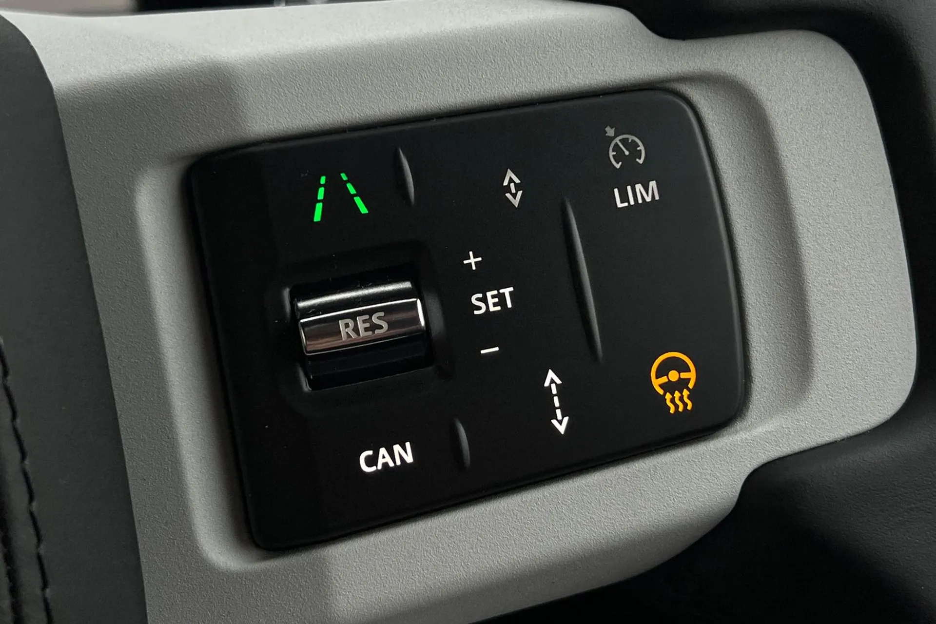 LAND ROVER Defender 90 thumbnail image number 41
