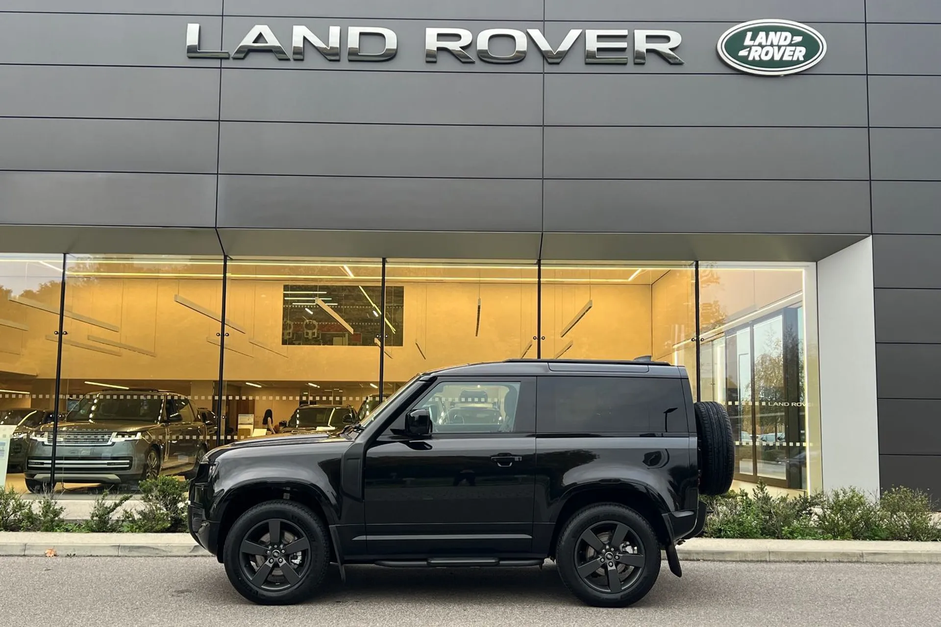 LAND ROVER Defender 90 thumbnail image number 10