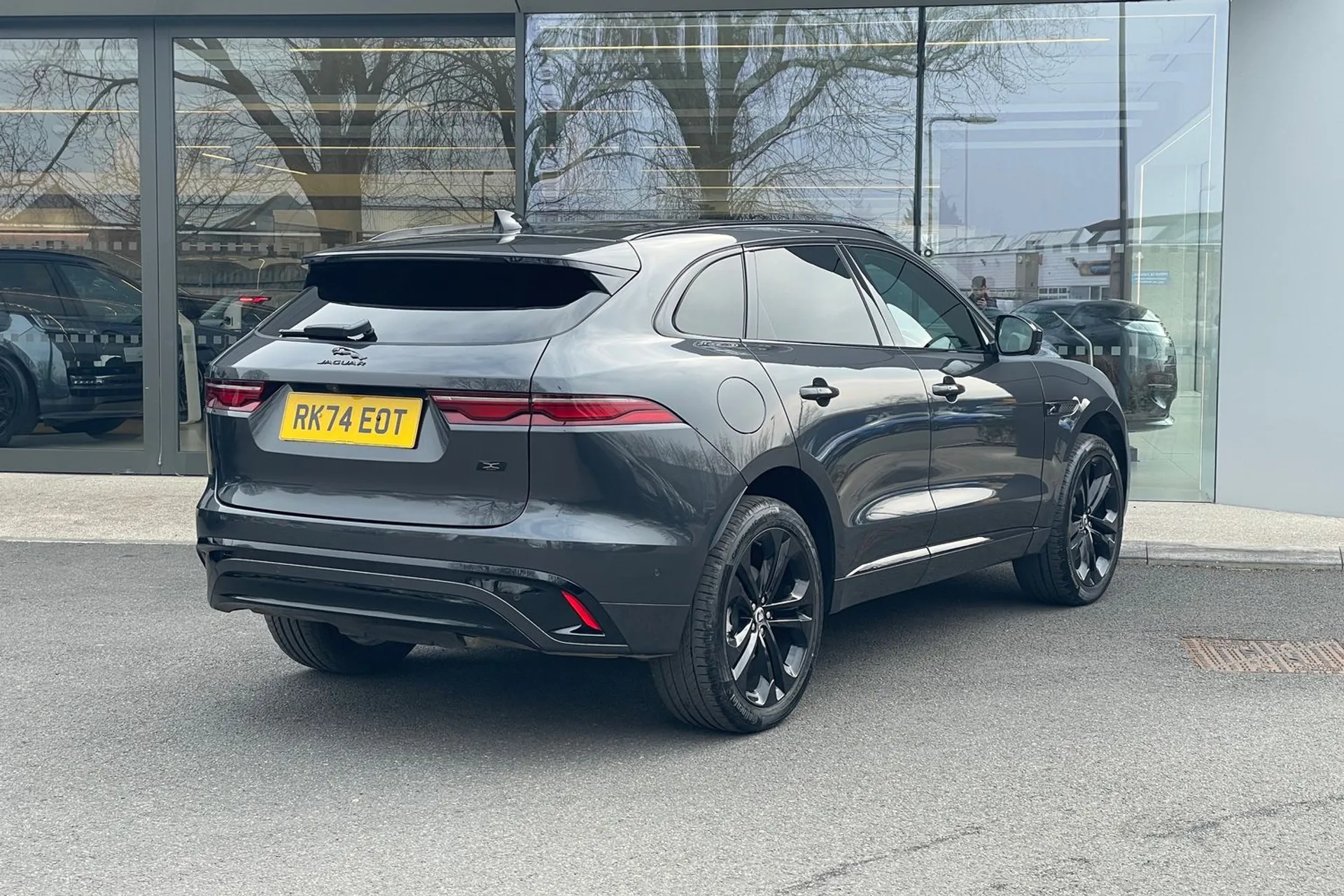 Jaguar F-PACE thumbnail image number 7