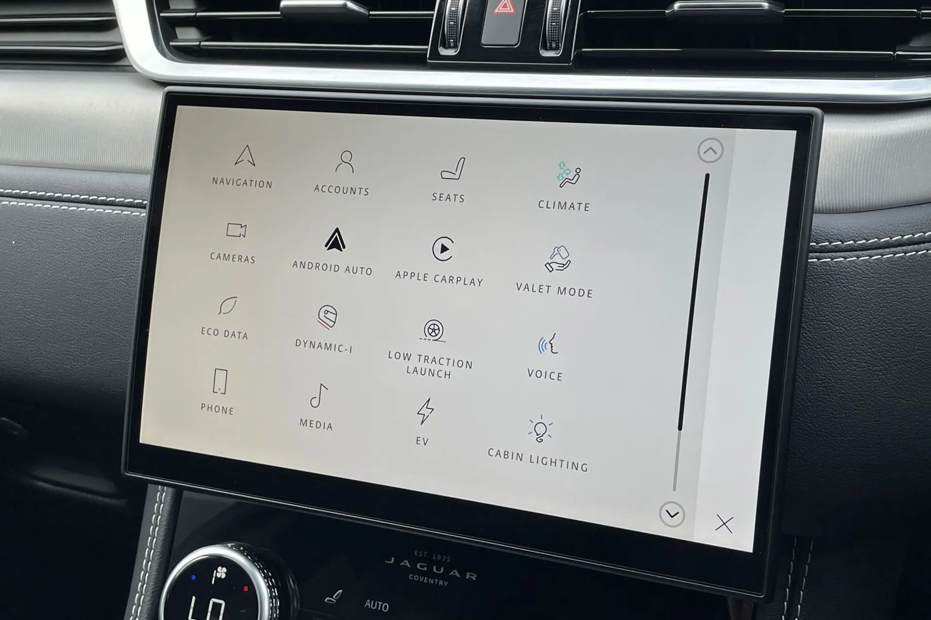 Jaguar F-PACE thumbnail image number 52