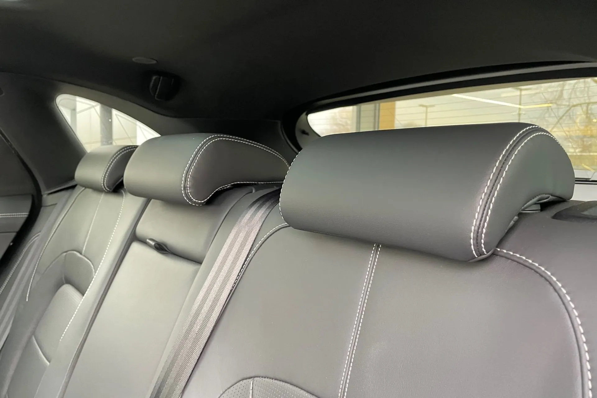 Jaguar F-PACE thumbnail image number 57